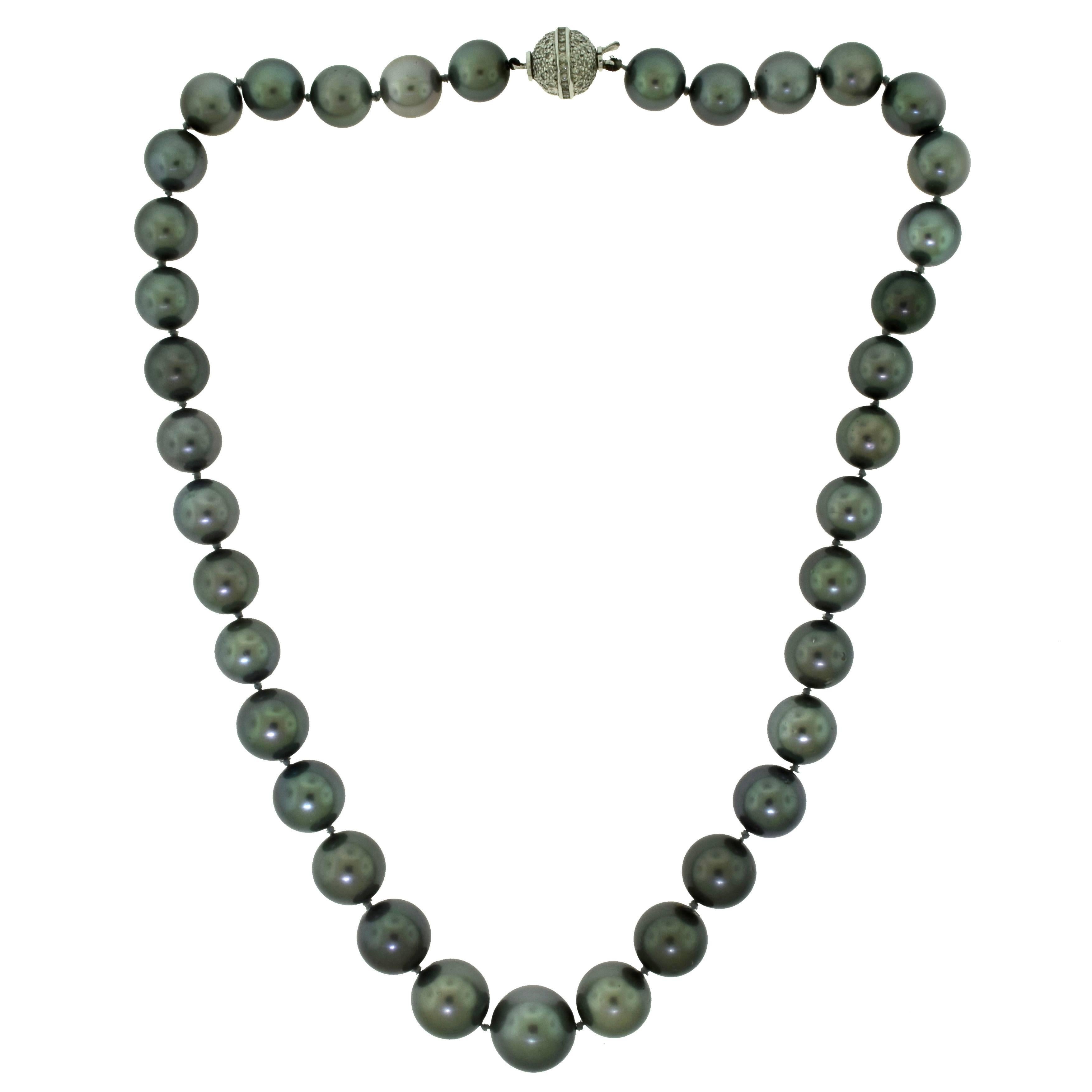 Van Cleef & Arpels Tahitian Pearl and Diamond Necklace in 18 Karat White Gold For Sale