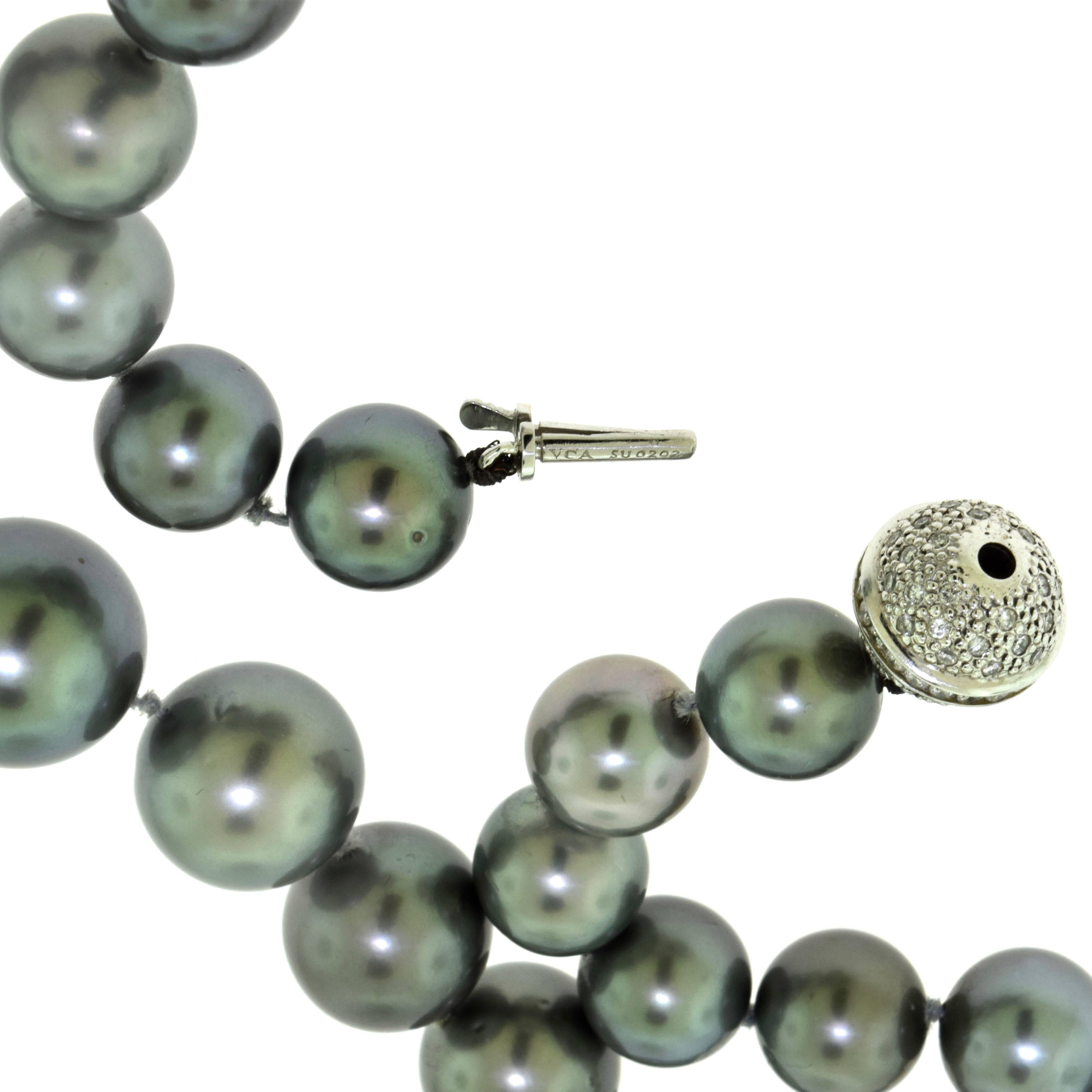 Women's or Men's Van Cleef & Arpels Tahitian Pearl and Diamond Necklace in 18 Karat White Gold For Sale