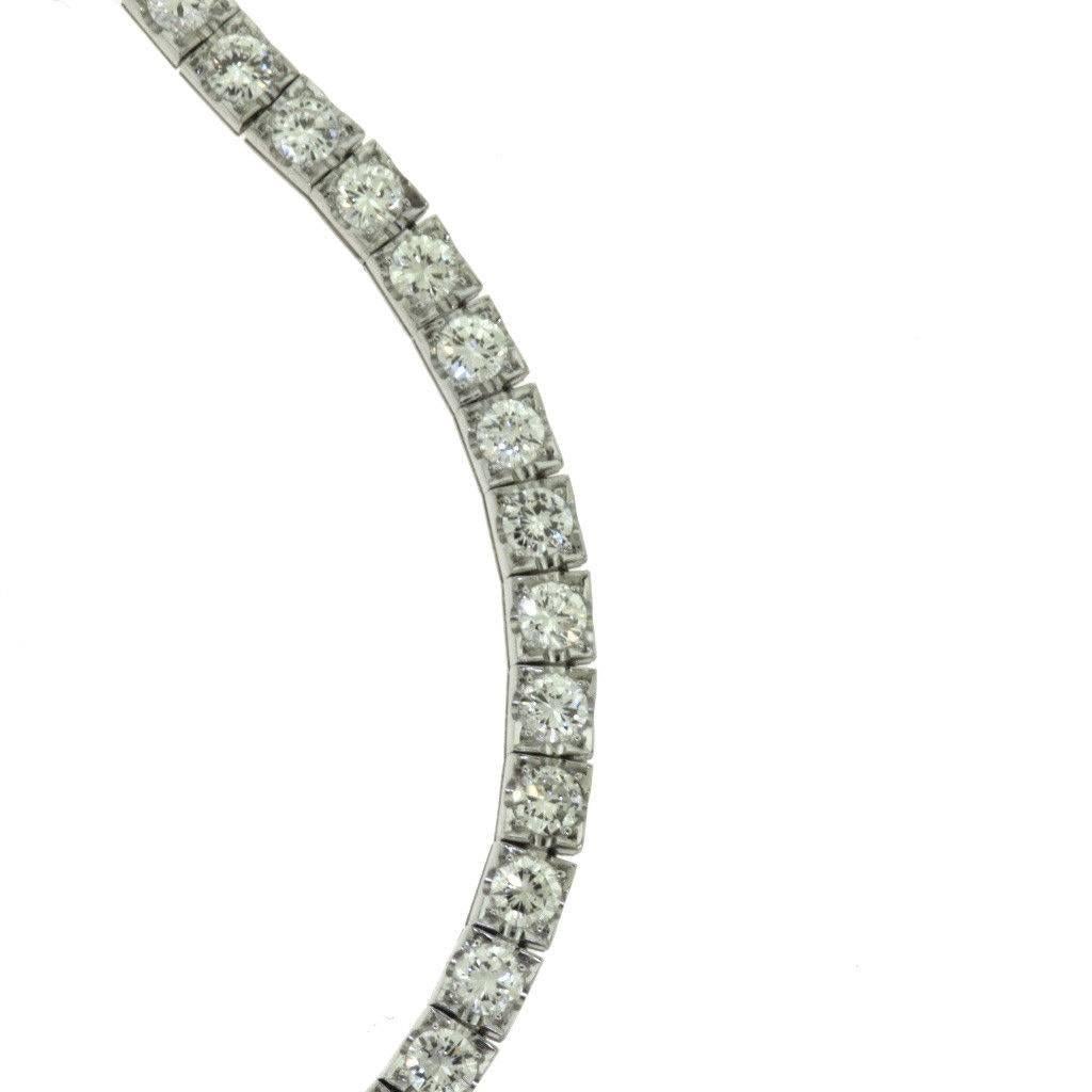 Round, Pear, & Baguette Shaped Diamond Platinum Snake Style Drop Necklace 20 TCW In Good Condition For Sale In Miami, FL