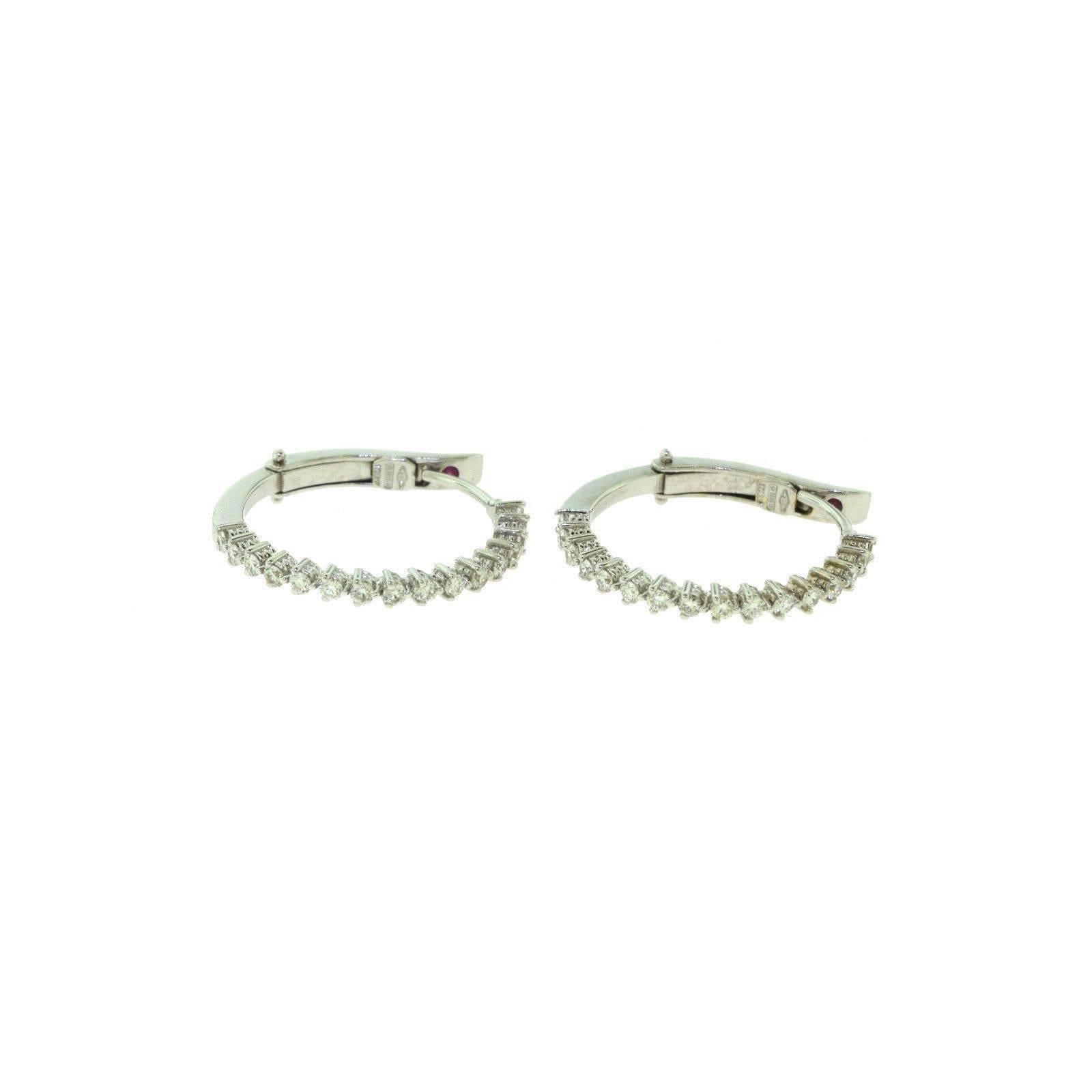 Roberto Coin Pave Diamond Hoop Earrings in 18 Karat White Gold, 1.16 Carat In Good Condition For Sale In Miami, FL