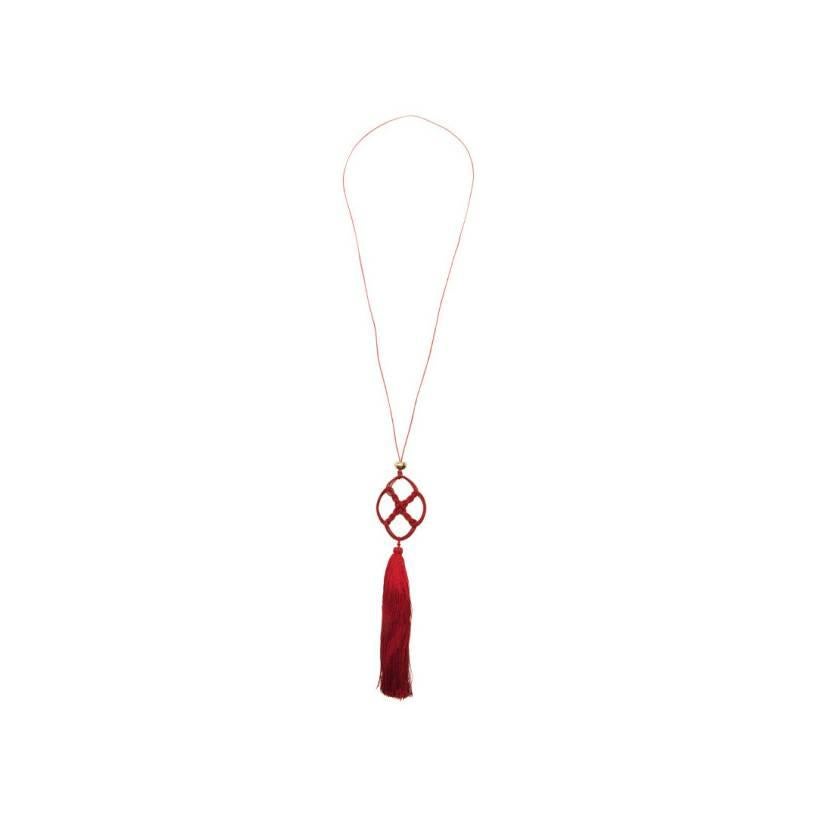 Designer: Tiffany & Co. Elsa Peretti
Collection: Quadrifoglio Pendant
Metal: 18k Yellow Gold
Non-Metal Material: Red Silk
Total Item Weight (g): 7.2
Necklace Length: 30 inches
Pendant Height: 7.086
Bean Dimension: 7 mm

