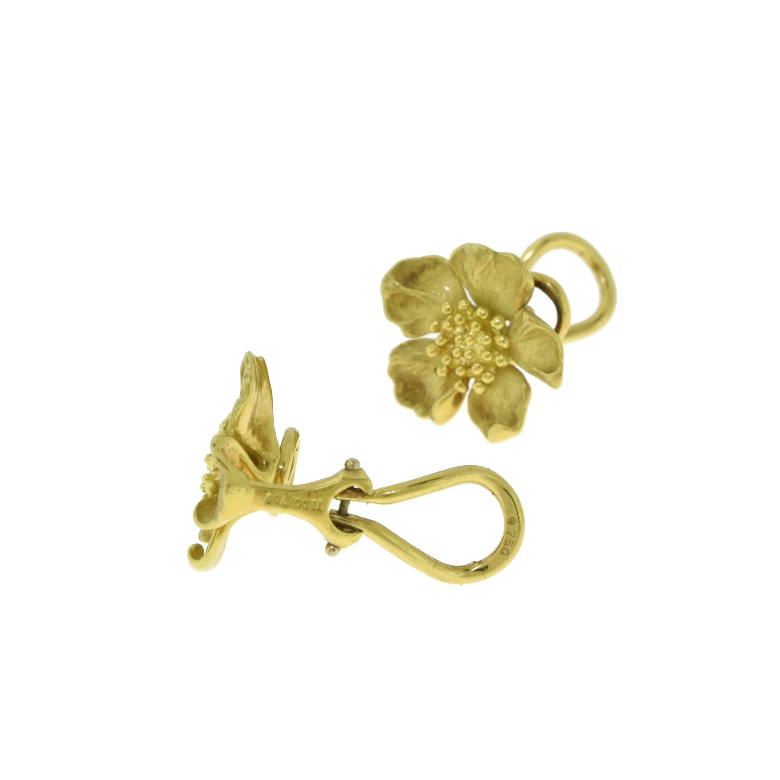 Women's or Men's Tiffany & Co. Estate 18 Karat Yellow Gold Dogwood Flower Clips For Sale