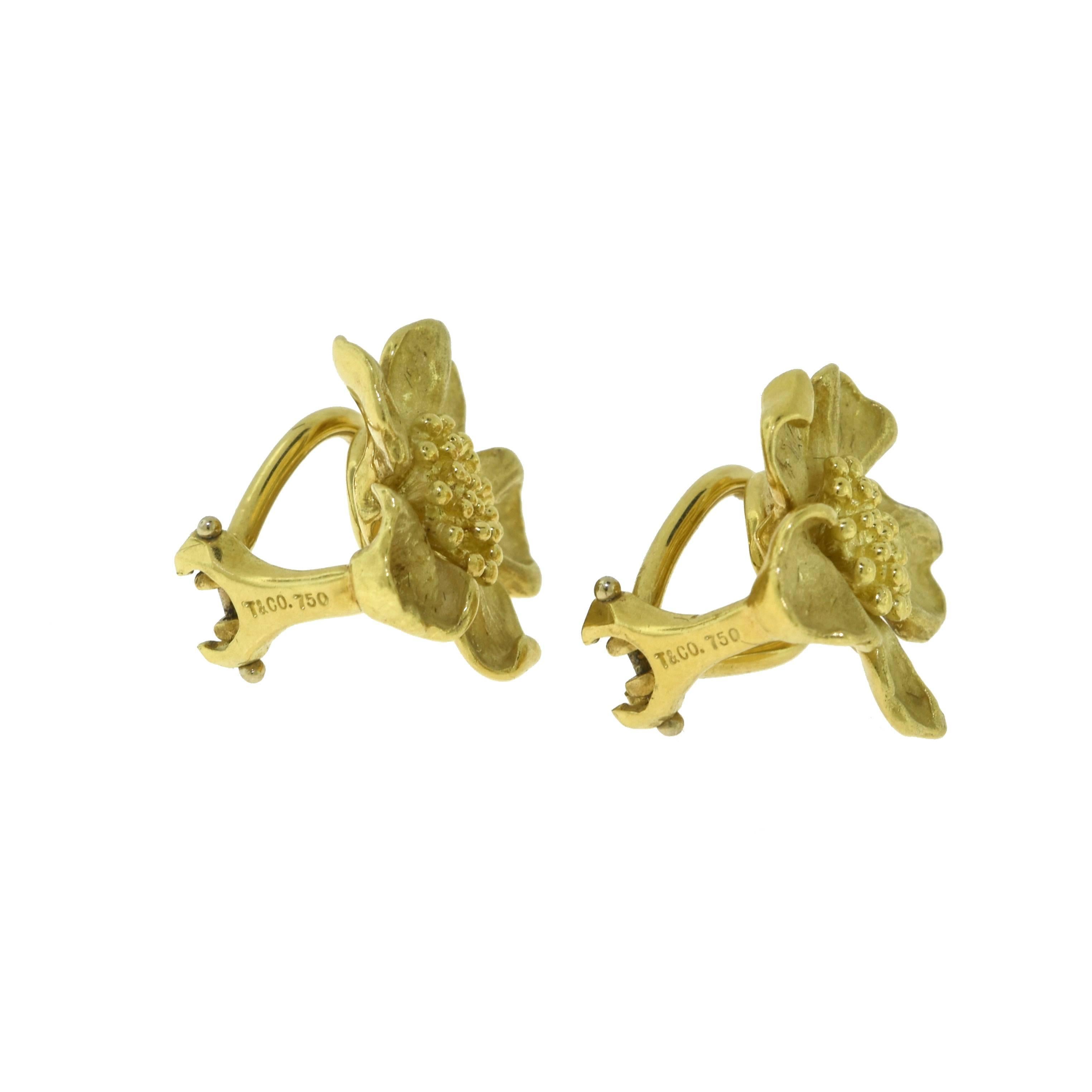Tiffany & Co. Estate 18 Karat Yellow Gold Dogwood Flower Clips In Good Condition For Sale In Miami, FL
