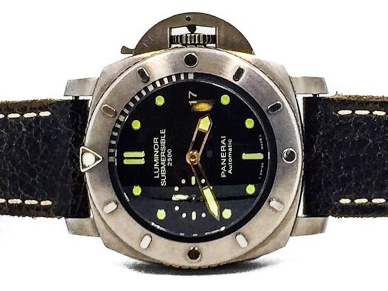 Mens 47MM Panerai PAM 364 Luminor Submersible 1950 2500M 3 Day Automatic Limited Edition watch.  The watch is in excellent condition, with a few small scratches, and keeping perfect time. The watch cert is dated December 28, 2013. Included with the
