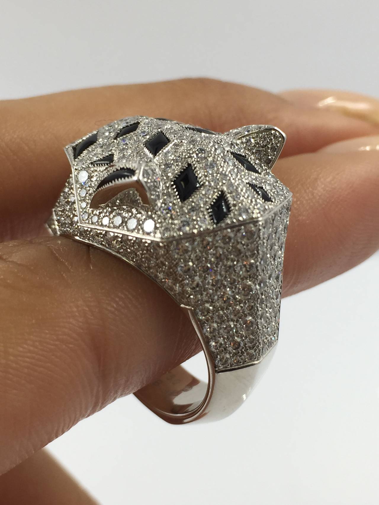 Women's Cartier Panthere Onyx Diamond Gold Ring