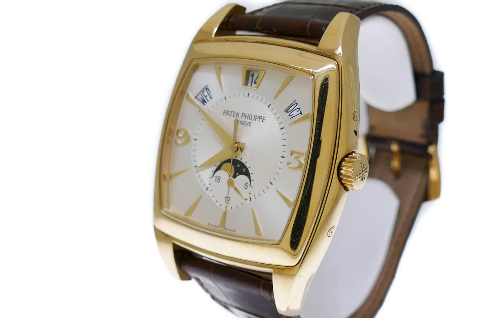 Men's Patek Philippe yellow Gold Annual Calendar Gondolo Wristwatch Ref 5135 J
