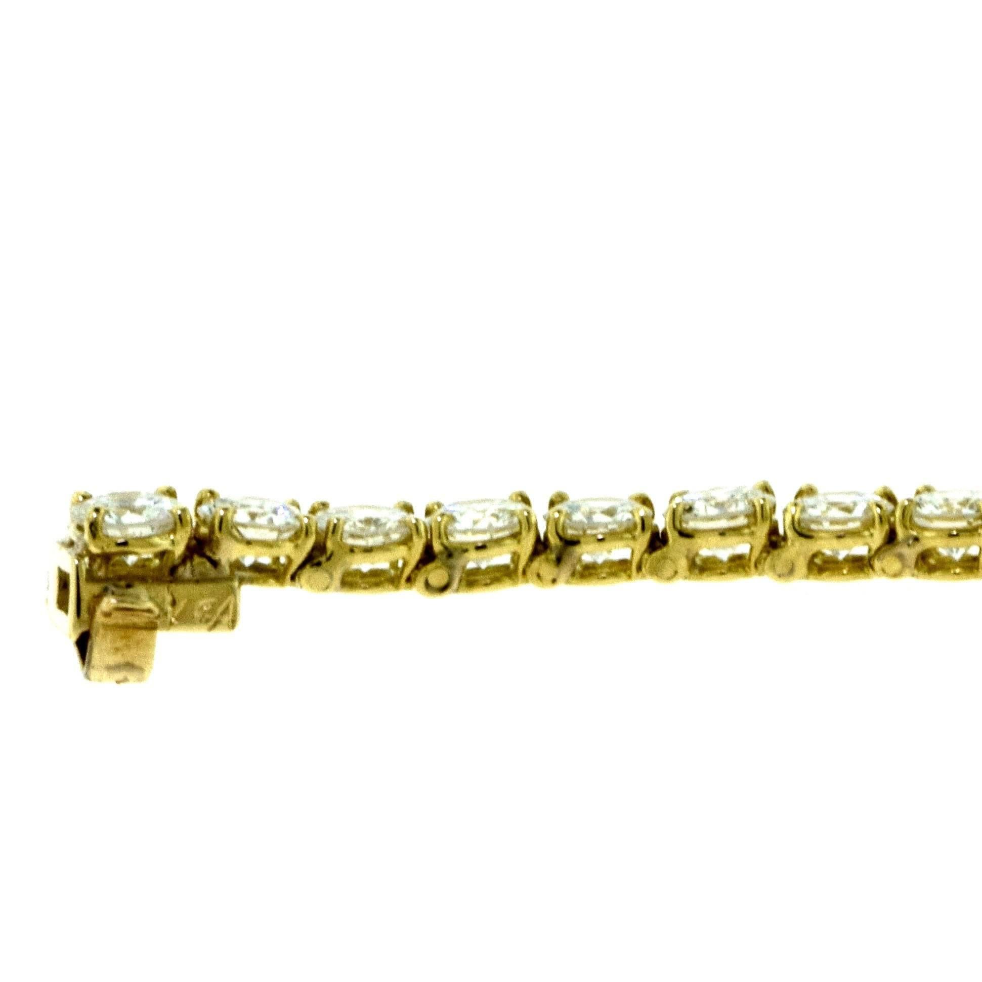 Women's or Men's Van Cleef & Arpels 9 Carat Diamond 18 Karat Yellow Gold Tennis Bracelet For Sale