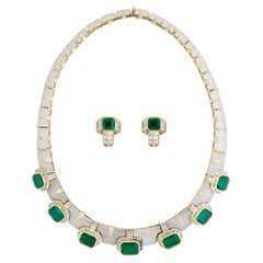 Collar y pendientes Bvlgari de oro amarillo de 18 quilates con esmeraldas, diamantes y cristal de roca