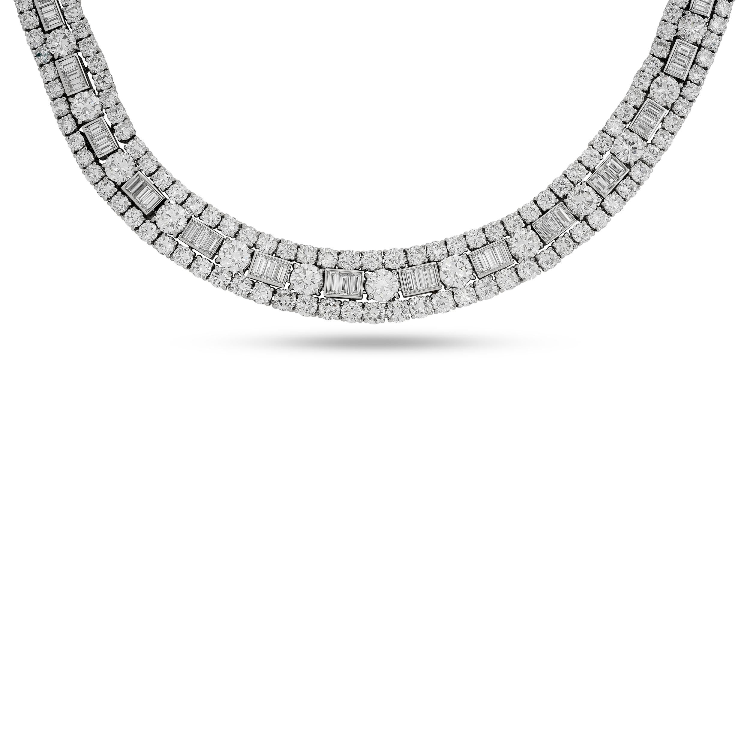 Collar de diamantes redondos y baguette en platino David Webb en Excelente estado para la venta en Philadelphia, PA