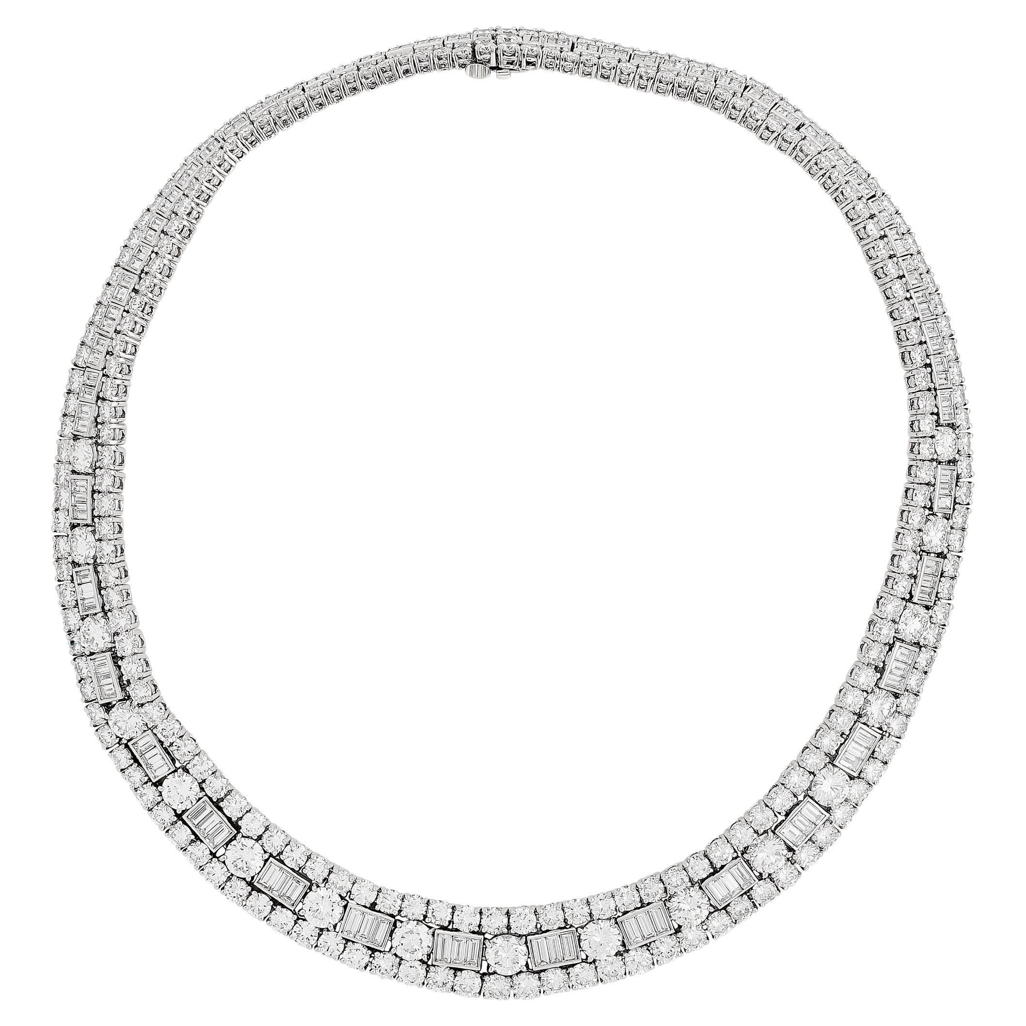 Collar de diamantes redondos y baguette en platino David Webb en venta