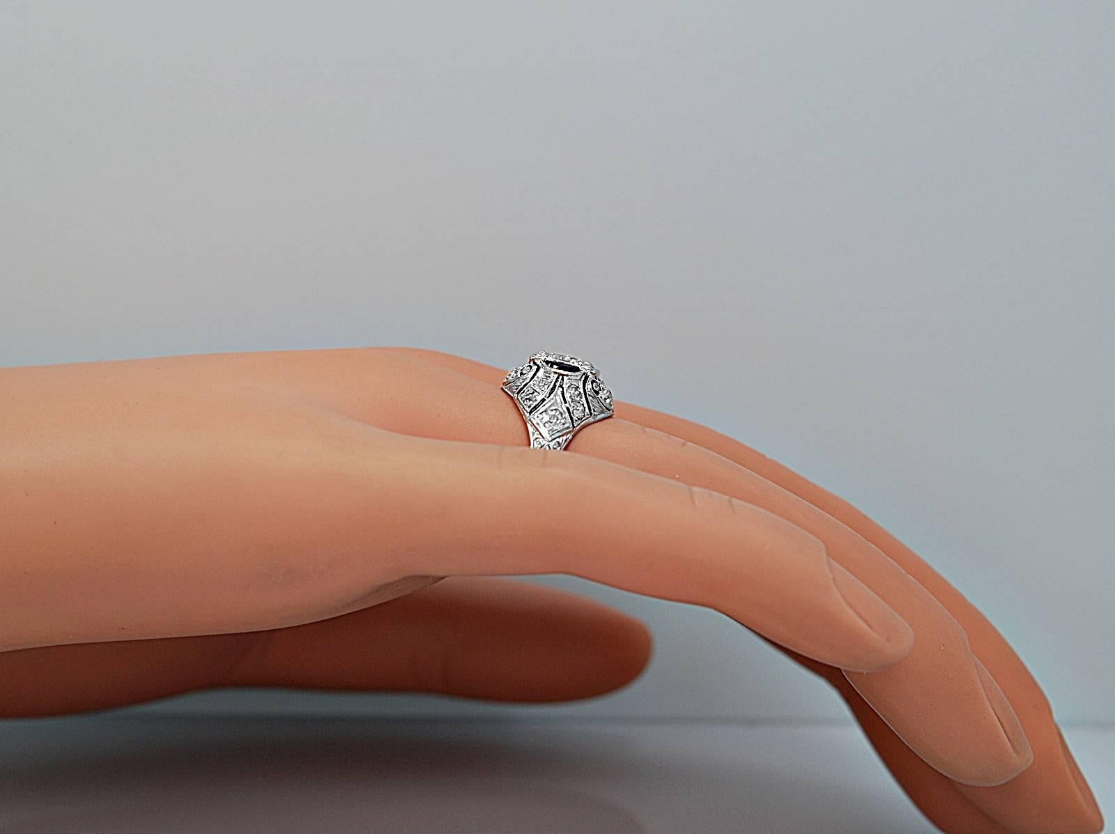Women's or Men's Art Deco .90 Carat Diamond Platinum Engagement Ring 
