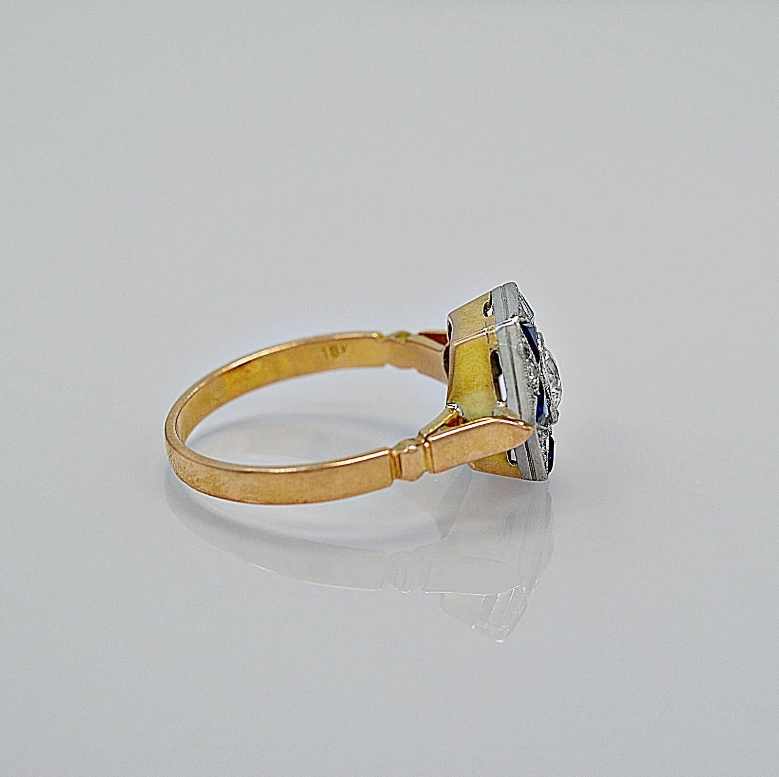 Ein wunderschöner antiker Verlobungsring oder antiker Modering, der einen .45ct. apx. aufweist. Europäisch geschliffener zentraler Diamant mit Reinheit I1 (100% augenrein) und Farbe H. Es gibt .20ct. apx. T.W. von Diamanten Nahkampf und .90ct. apx.