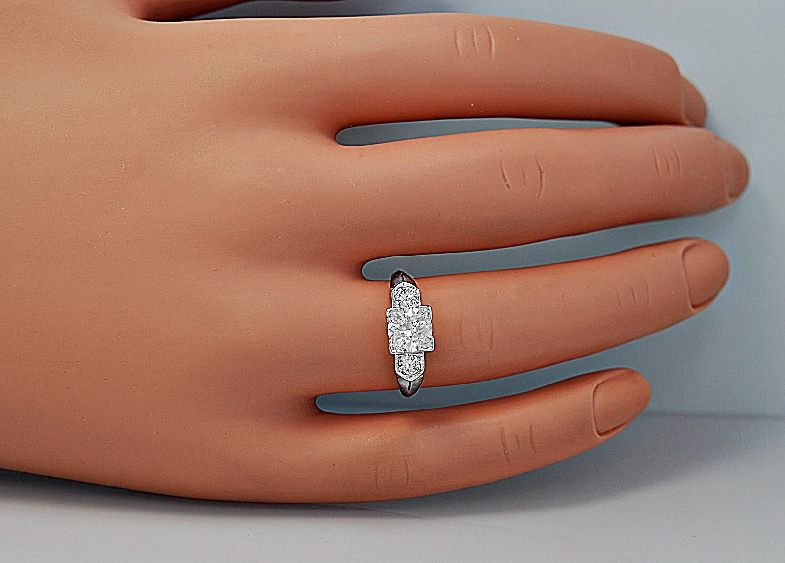 Art Deco 1.02 Carat Diamond Platinum 3 Stone Ring In Excellent Condition For Sale In Tampa, FL