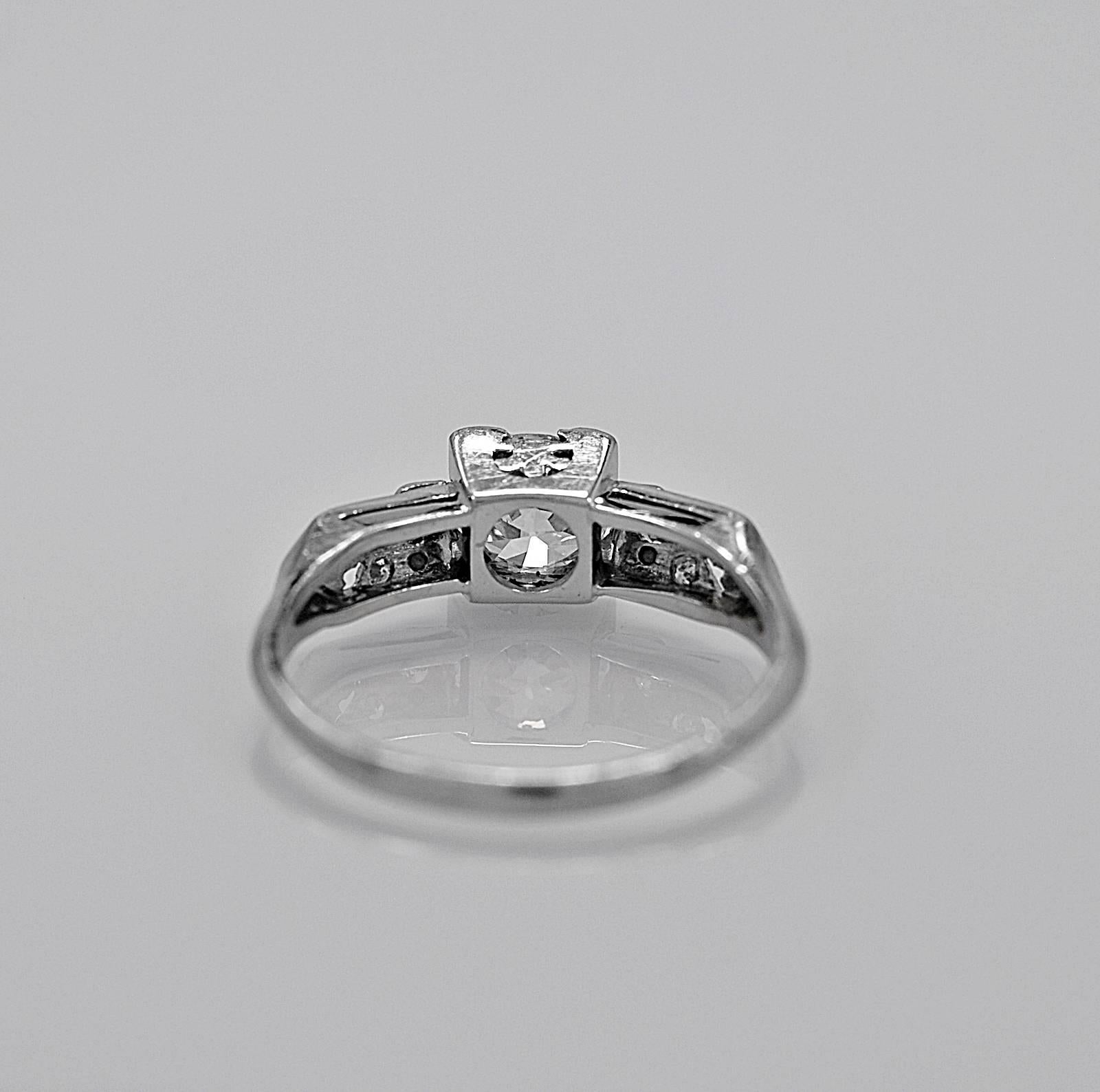 Art Deco .94 Carat Diamond Platinum Engagement Ring  In Excellent Condition For Sale In Tampa, FL