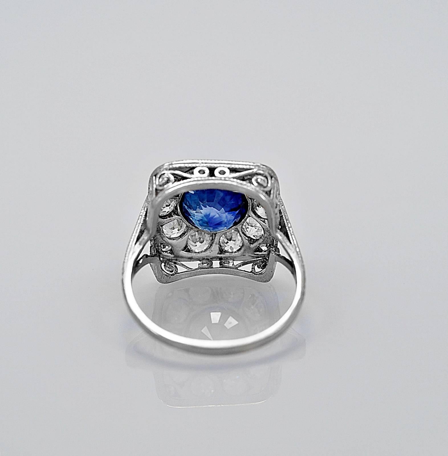 Art Deco Antique 2.50 Carat Natural Sapphire Diamond Platinum Engagement Ring For Sale