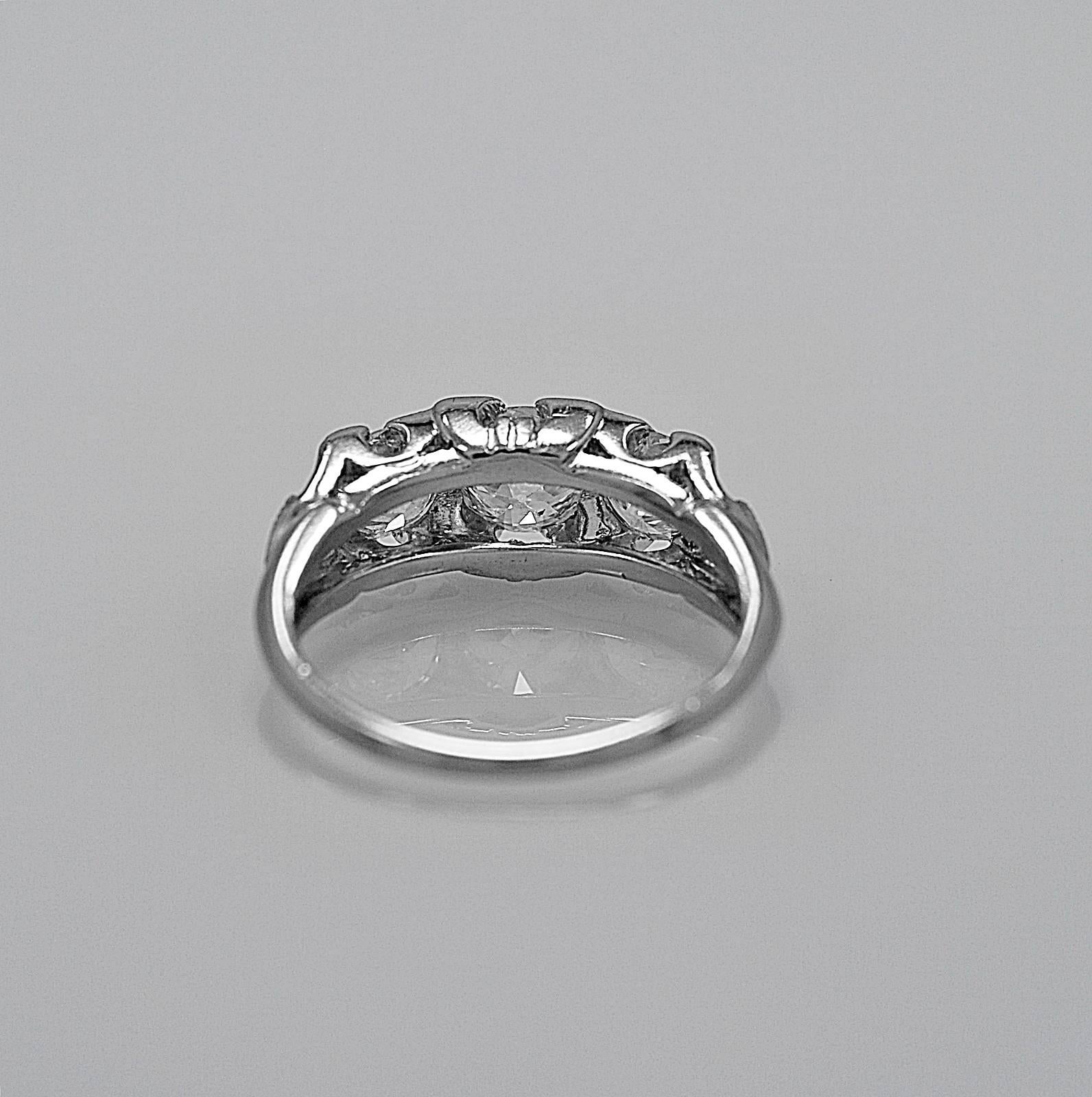 Art Deco 1.50 Carat Total Weight Diamond Platinum 3 Stone Ring 