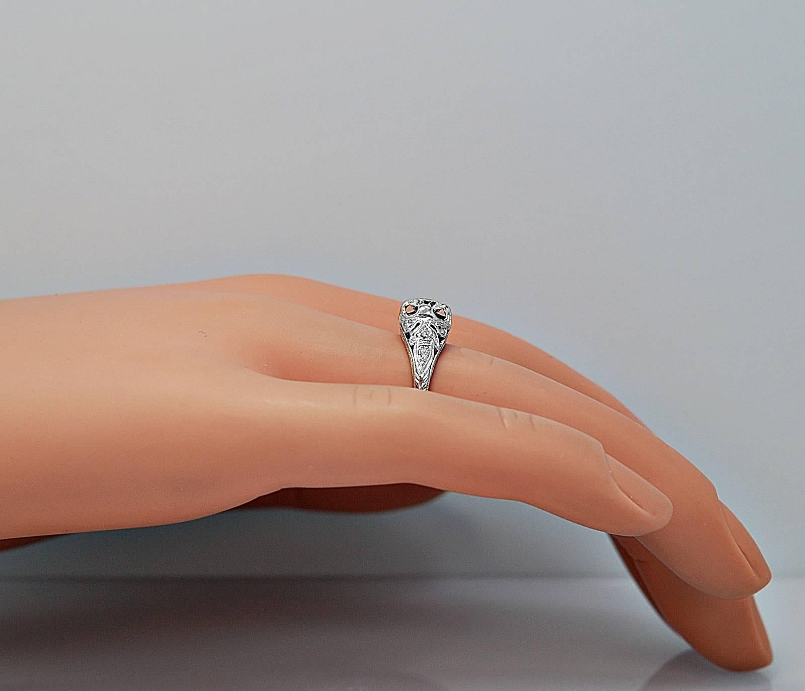 Women's Art Deco .45 Carat Diamond Platinum Engagement Ring For Sale