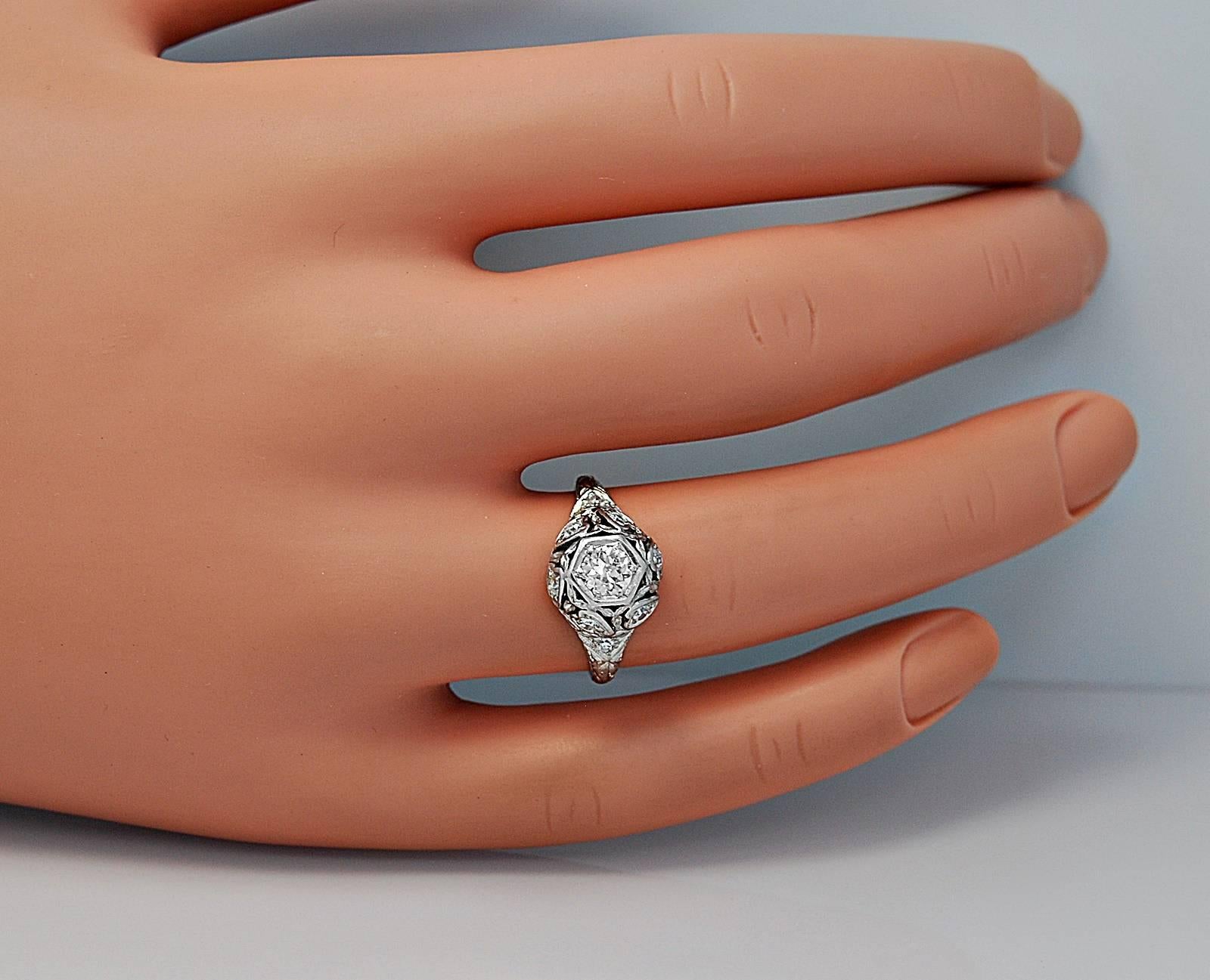 Art Deco .33 Carat Diamond Platinum Engagement Ring  In Excellent Condition For Sale In Tampa, FL