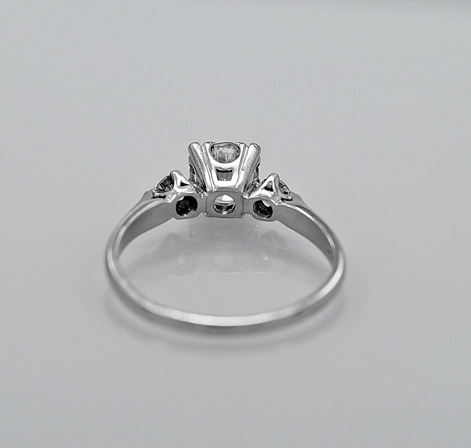 Art Deco 1.05 Carat Diamond Platinum Engagement Ring  In Excellent Condition In Tampa, FL