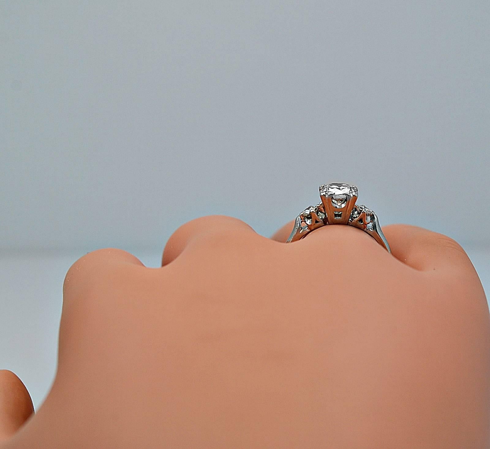 Art Deco 1.05 Carat Diamond Platinum Engagement Ring  2