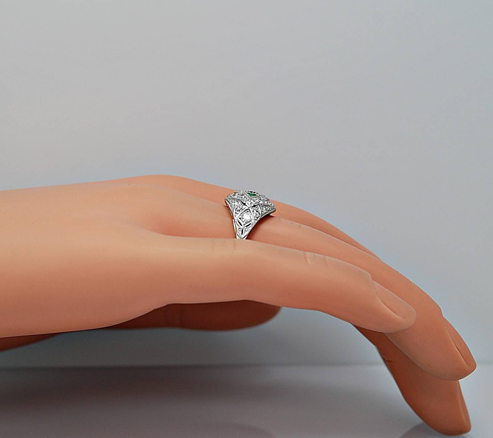 Art Deco .20 Carat Diamond Emerald Platinum Engagement Ring 2