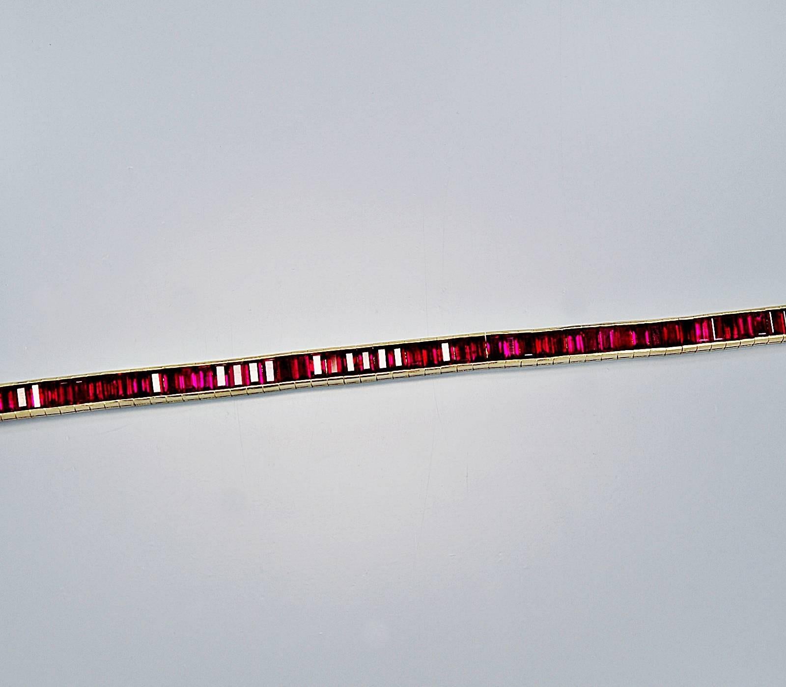  20.00 Carats Burma Ruby Gold GIA Cert Bracelet  In Excellent Condition In Tampa, FL