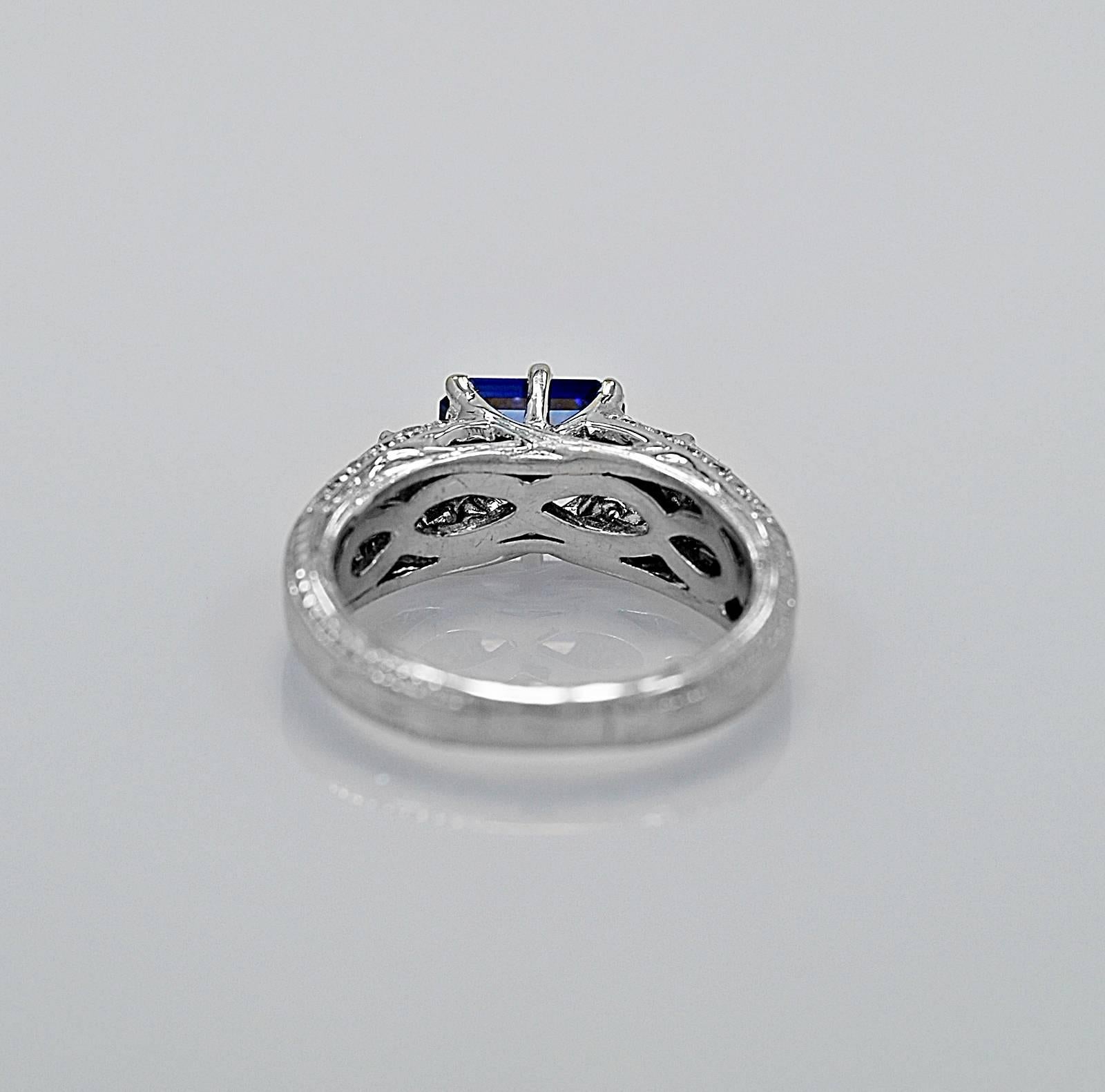 Modern 1.50 Carat Natural Sapphire Diamond Gold Engagement Ring 