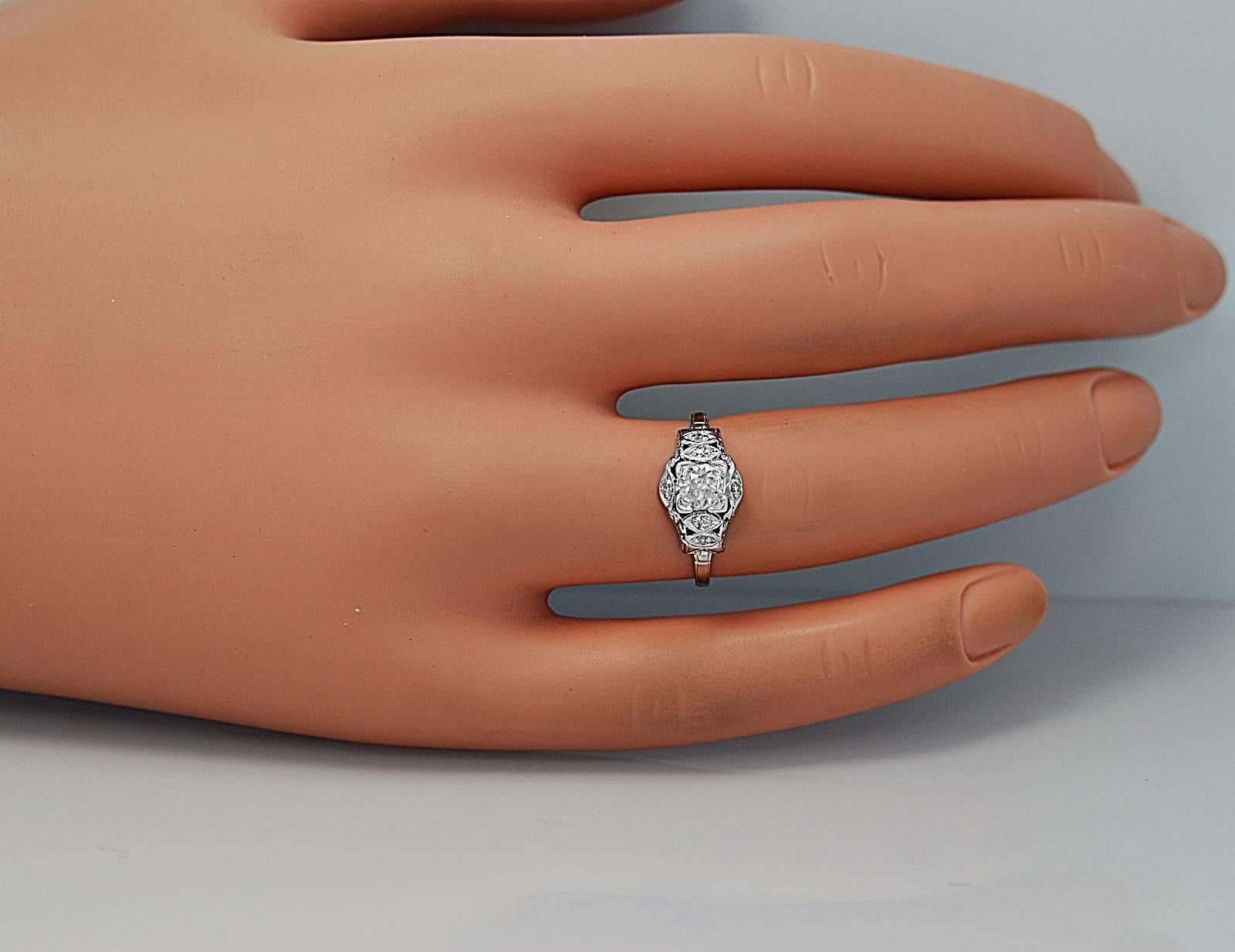 Art Deco .33 Carat Diamond Platinum Engagement Ring In Excellent Condition For Sale In Tampa, FL