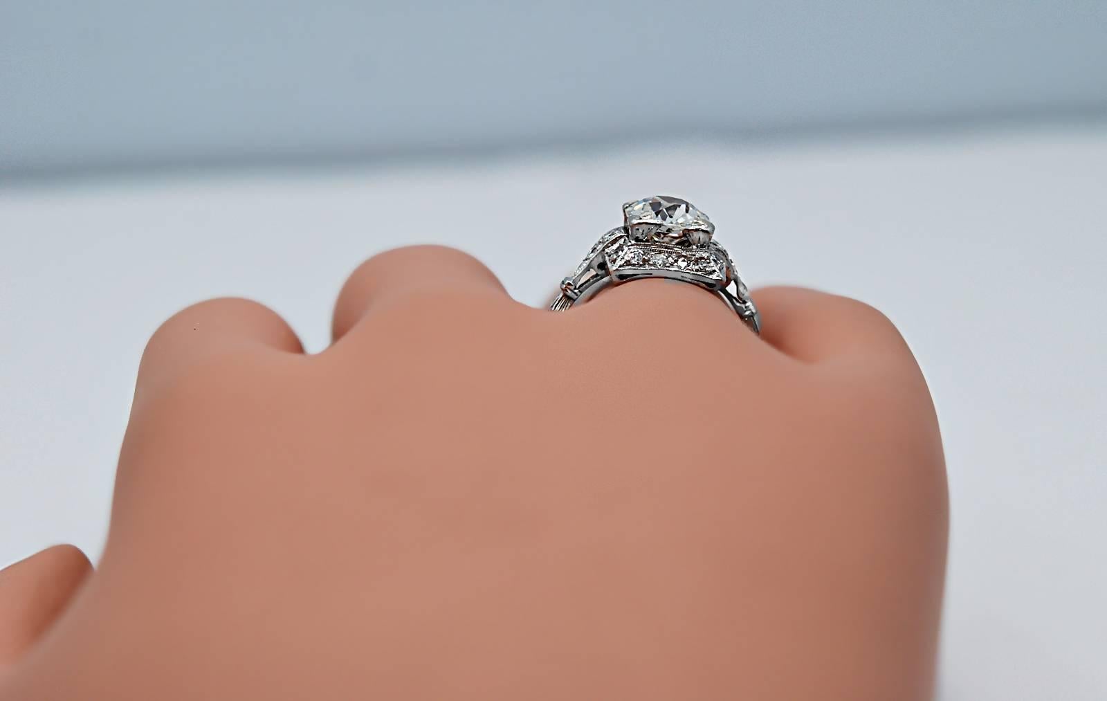 Art Deco 1.75 Carat Diamond Platinum Engagement Ring 2