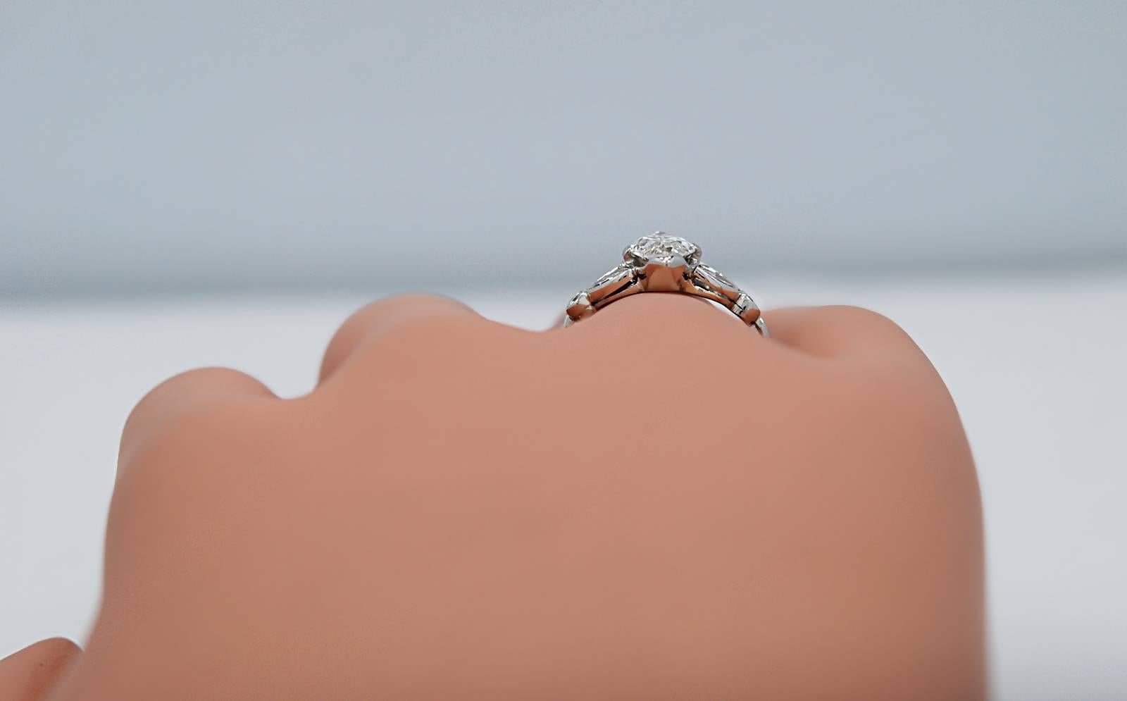 Art Deco 1.33 Carat Diamond Platinum Engagement Ring 1