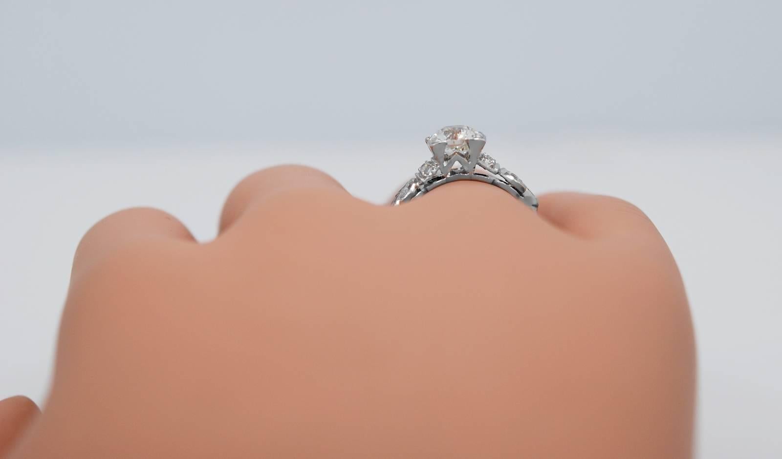 Art Deco 1.15 Carat Diamond Platinum Engagement Ring 2