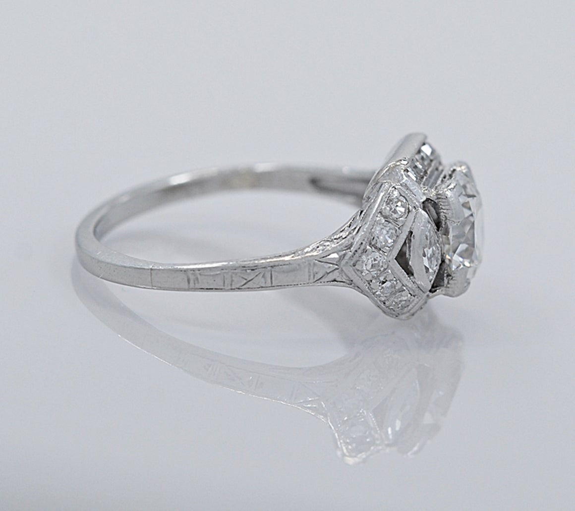 Glowing Art Deco Diamond Platinum Engagement Ring EGL Cerfticate In Excellent Condition In Tampa, FL