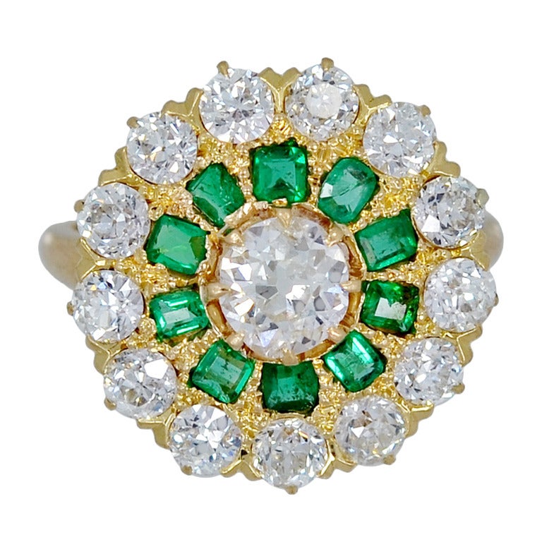 Stunning Edwardian Diamond Emerald Gold Fashion Ring