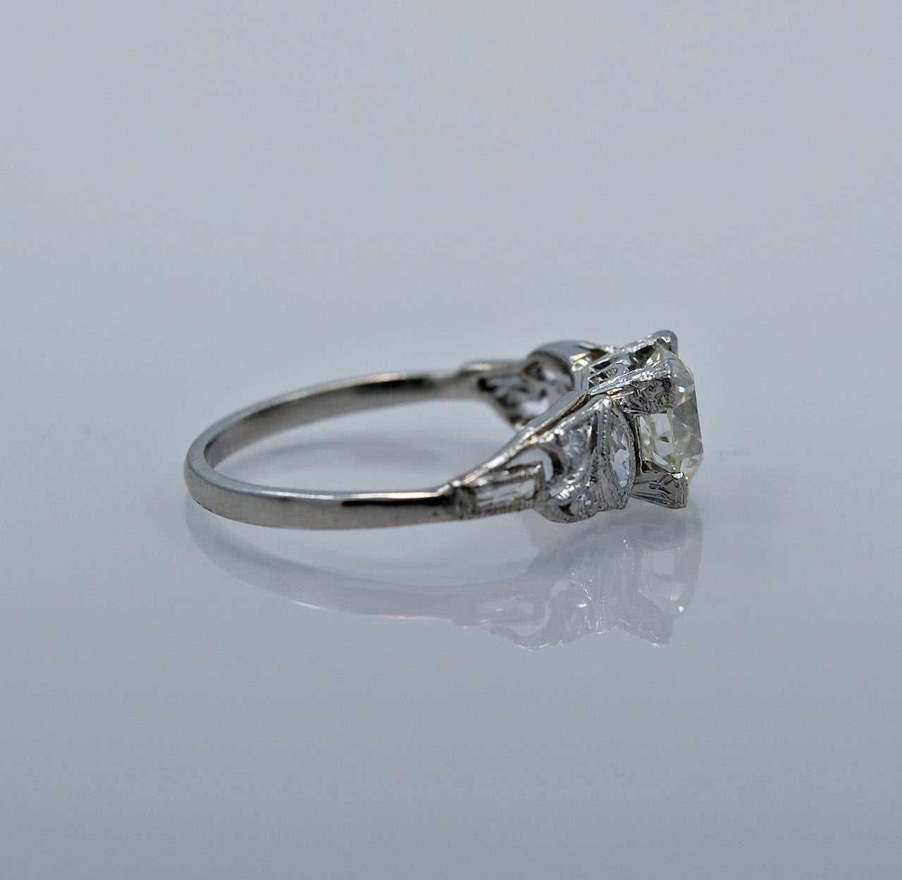 Astounding Art Deco 1.17 Carat Diamond Platinum Engagement Ring In Excellent Condition In Tampa, FL