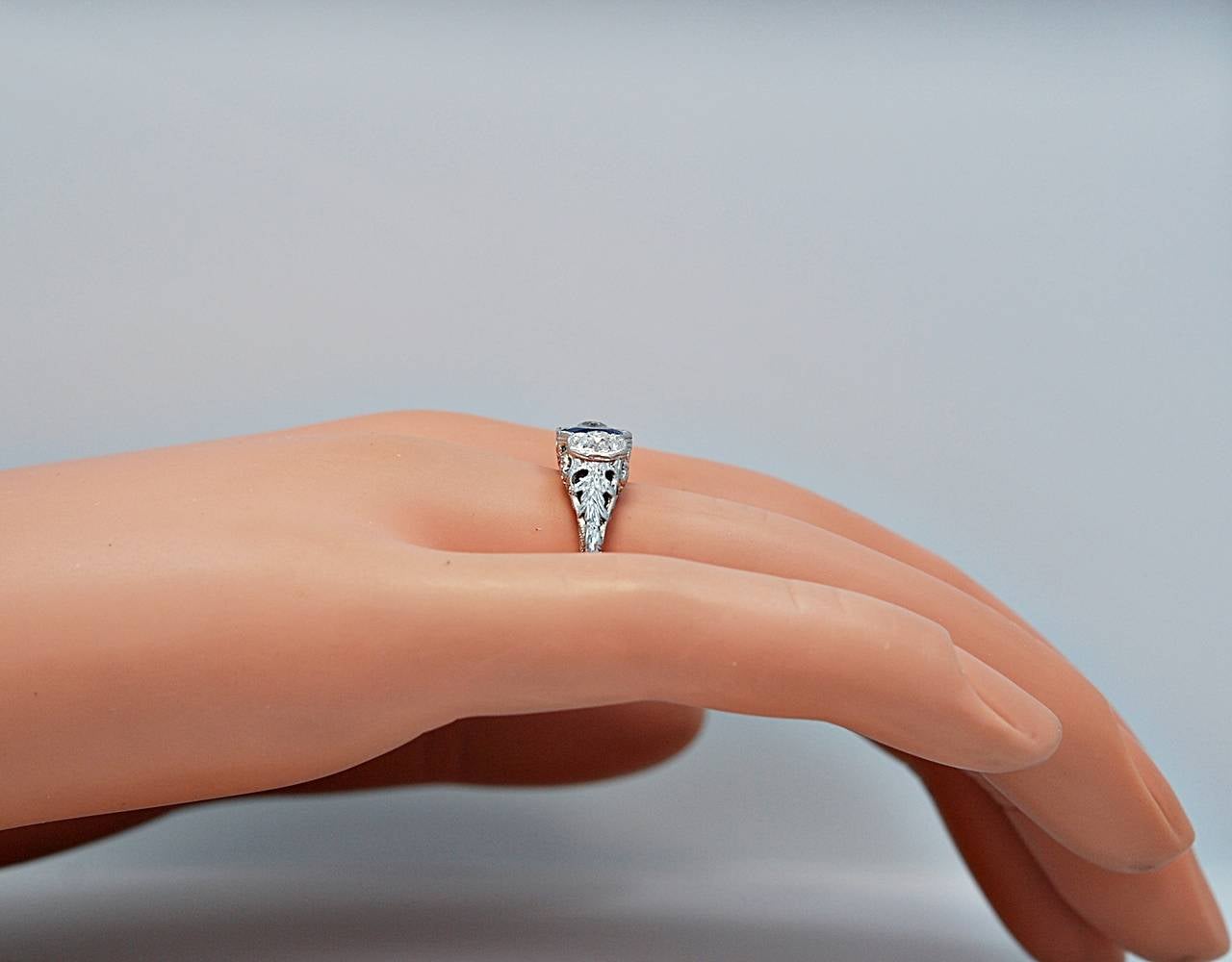 Delightful Art Deco  Natural Sapphire  Diamond Engagement Ring 2