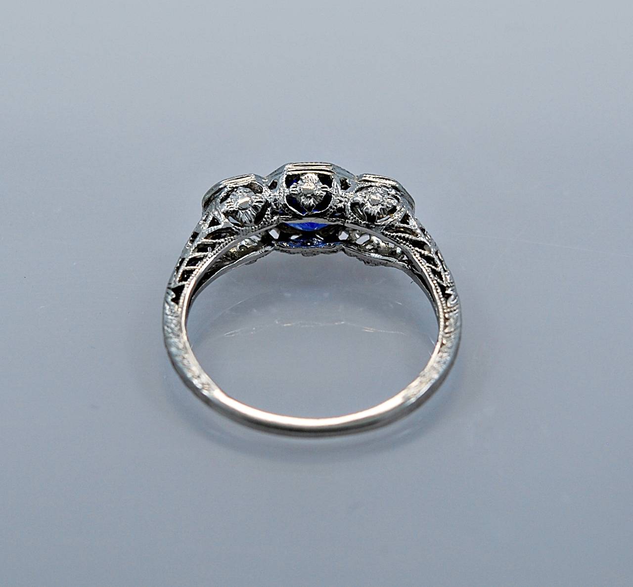 Delightful Art Deco  Natural Sapphire  Diamond Engagement Ring In Excellent Condition In Tampa, FL