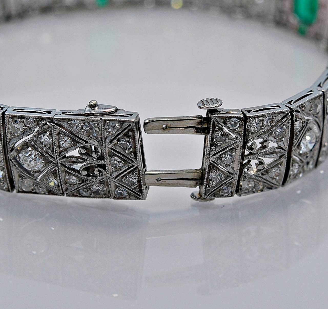 Extremely Fine Art Deco Emerald Diamond Platinum Link Bracelet 1