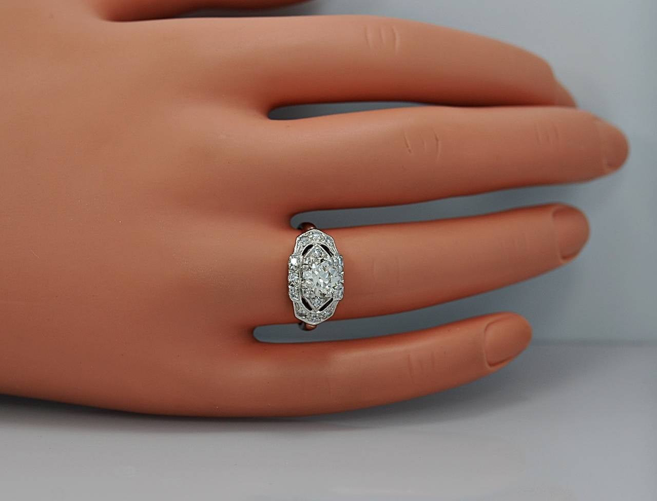 Art Deco 1.00 Carat Diamond Platinum Engagement Ring In Excellent Condition In Tampa, FL