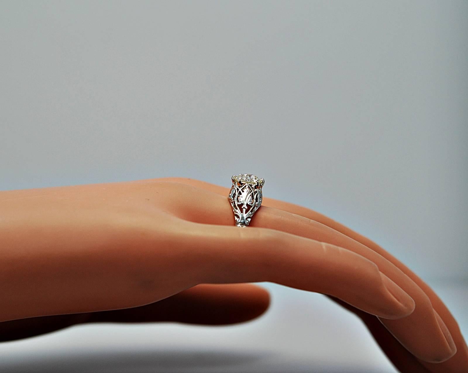 Women's Amazing Edwardian 1.40 Carat Diamond Platinum Engagement Ring