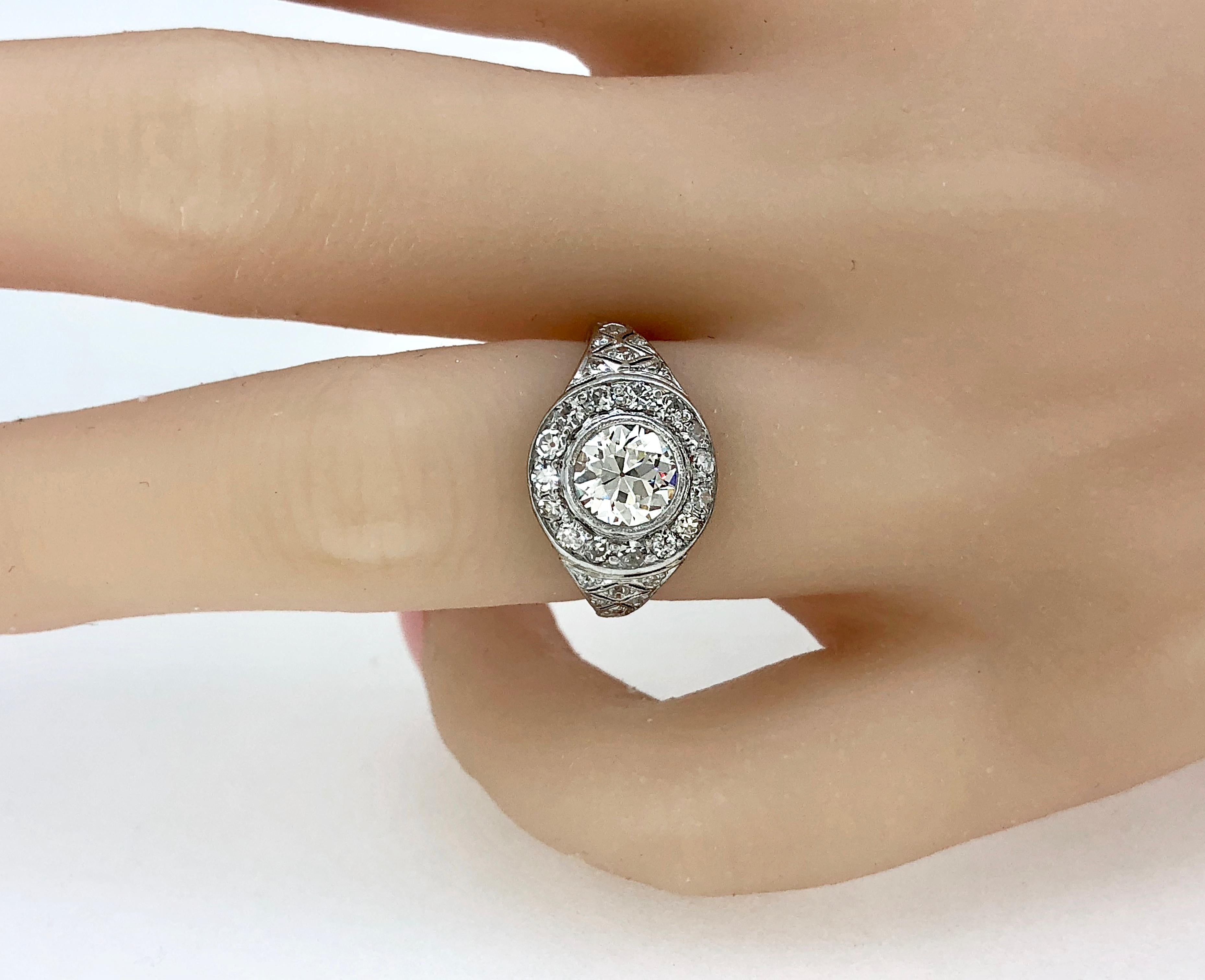 Women's Platinum 1.02 Carat Diamond Art Deco Antique Engagement Ring