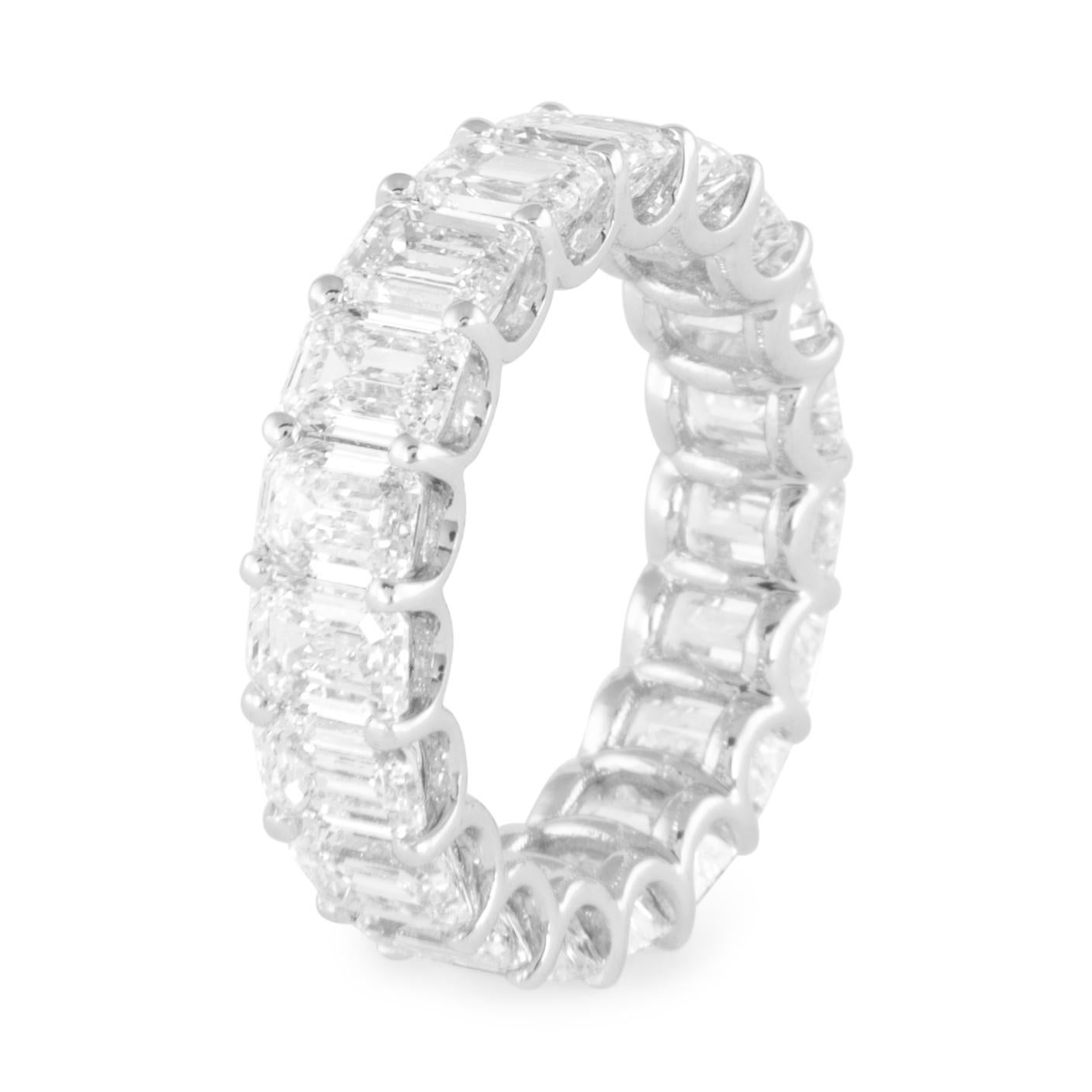 Taglio smeraldo Alexander Beverly Hills 7,90ct Emerald Cut Diamond Eternity Band 18k s.6 in vendita