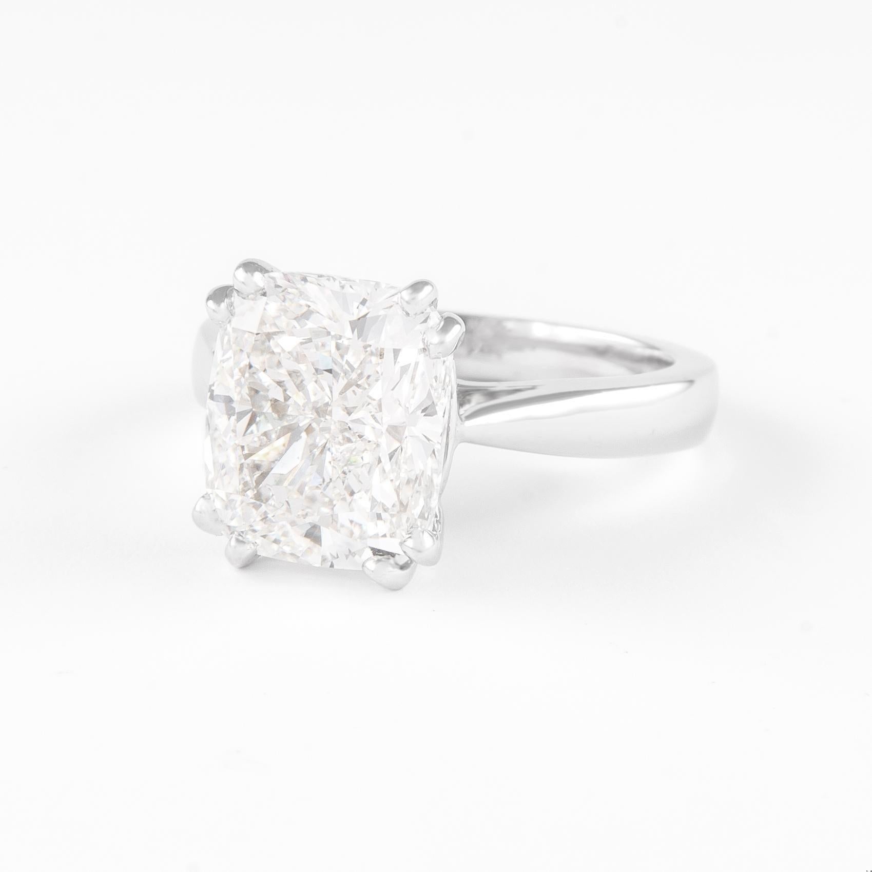 Alexander Beverly Hills GIA H VS1 5,01ct Anello di diamanti a cuscino allungato 18k In condizioni Nuovo in vendita a BEVERLY HILLS, CA