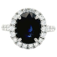 Bague Alexander Beverly Hills en or 18 carats, sertie d'un saphir de Ceylan ovale de 4,55 carats certifié GIA et de diamants
