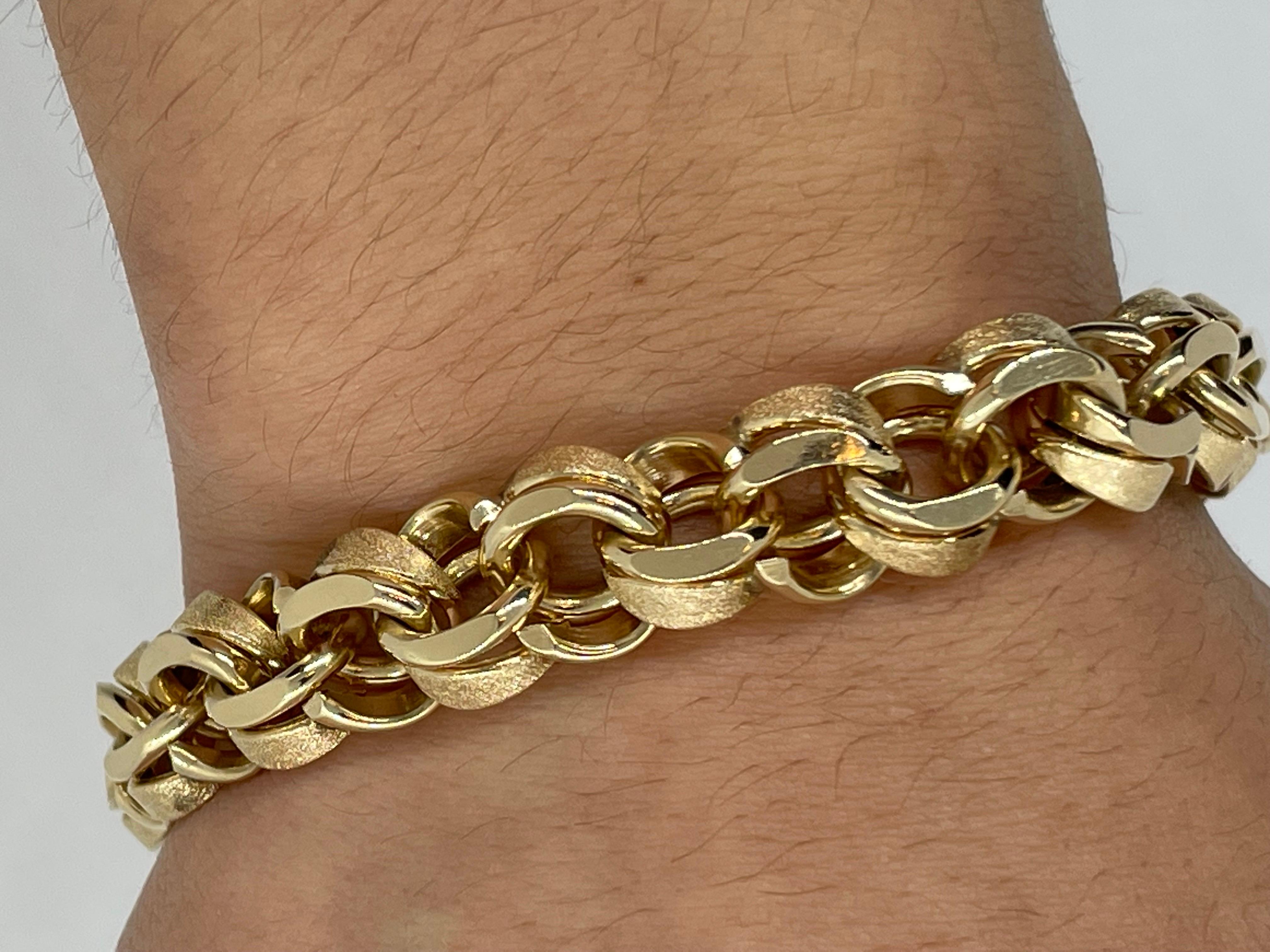 Vintage 1990s 14 Karat Yellow Gold Heavy Charm Bracelet For Sale 3