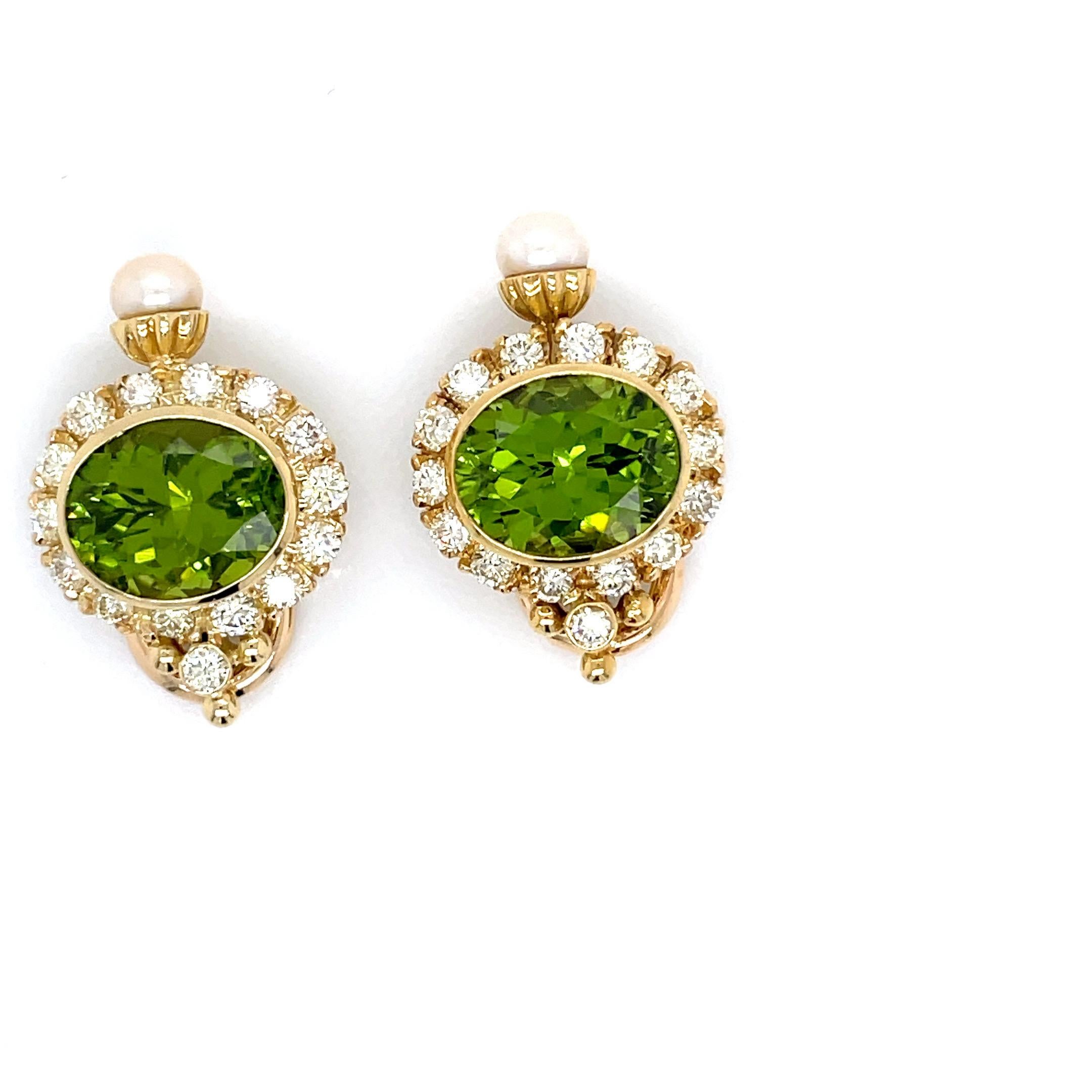 Vintage 18 Karat Yellow Gold Peridot and Diamond Clip Earrings with Pearls In Good Condition For Sale In Boston, MA