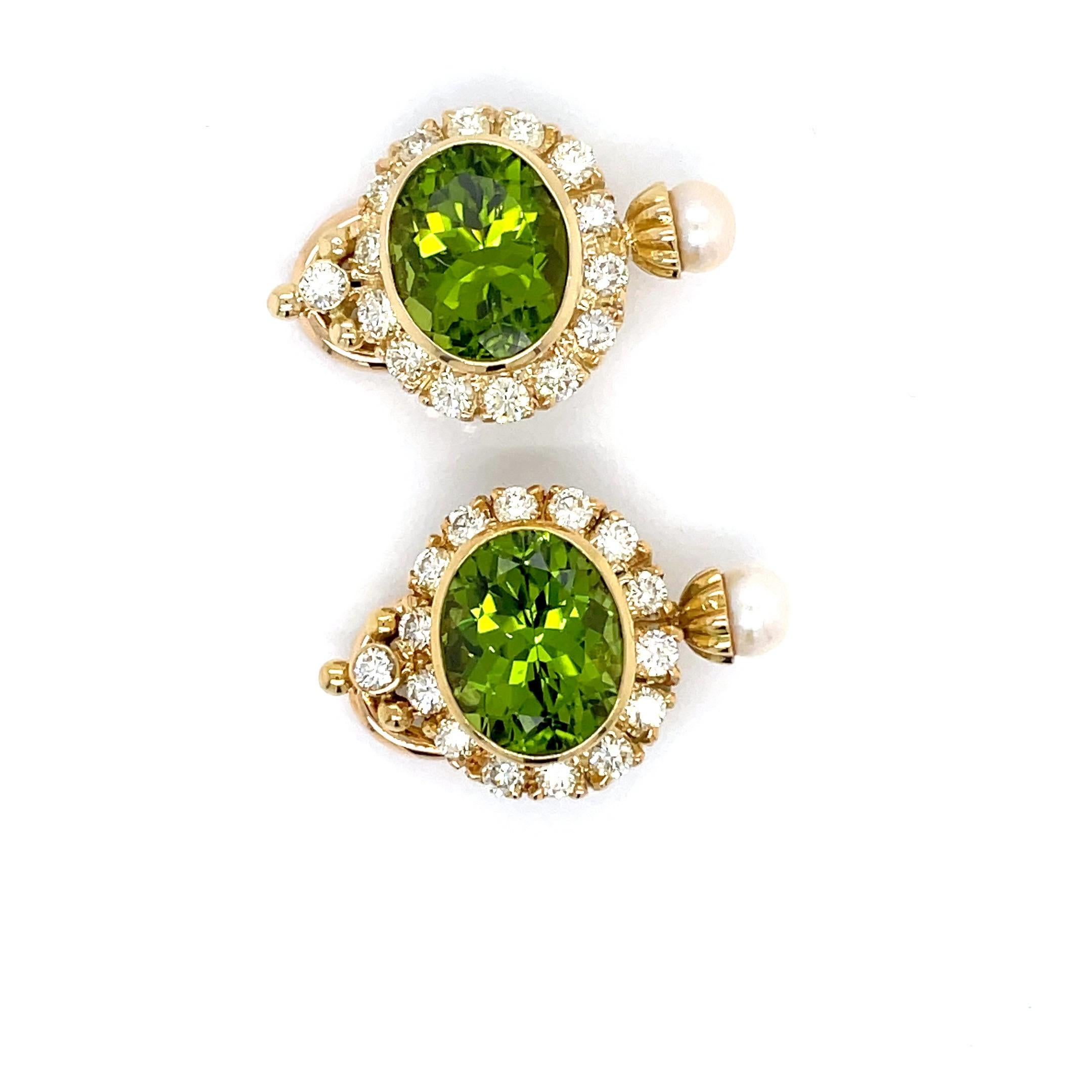 Women's Vintage 18 Karat Yellow Gold Peridot and Diamond Clip Earrings with Pearls For Sale