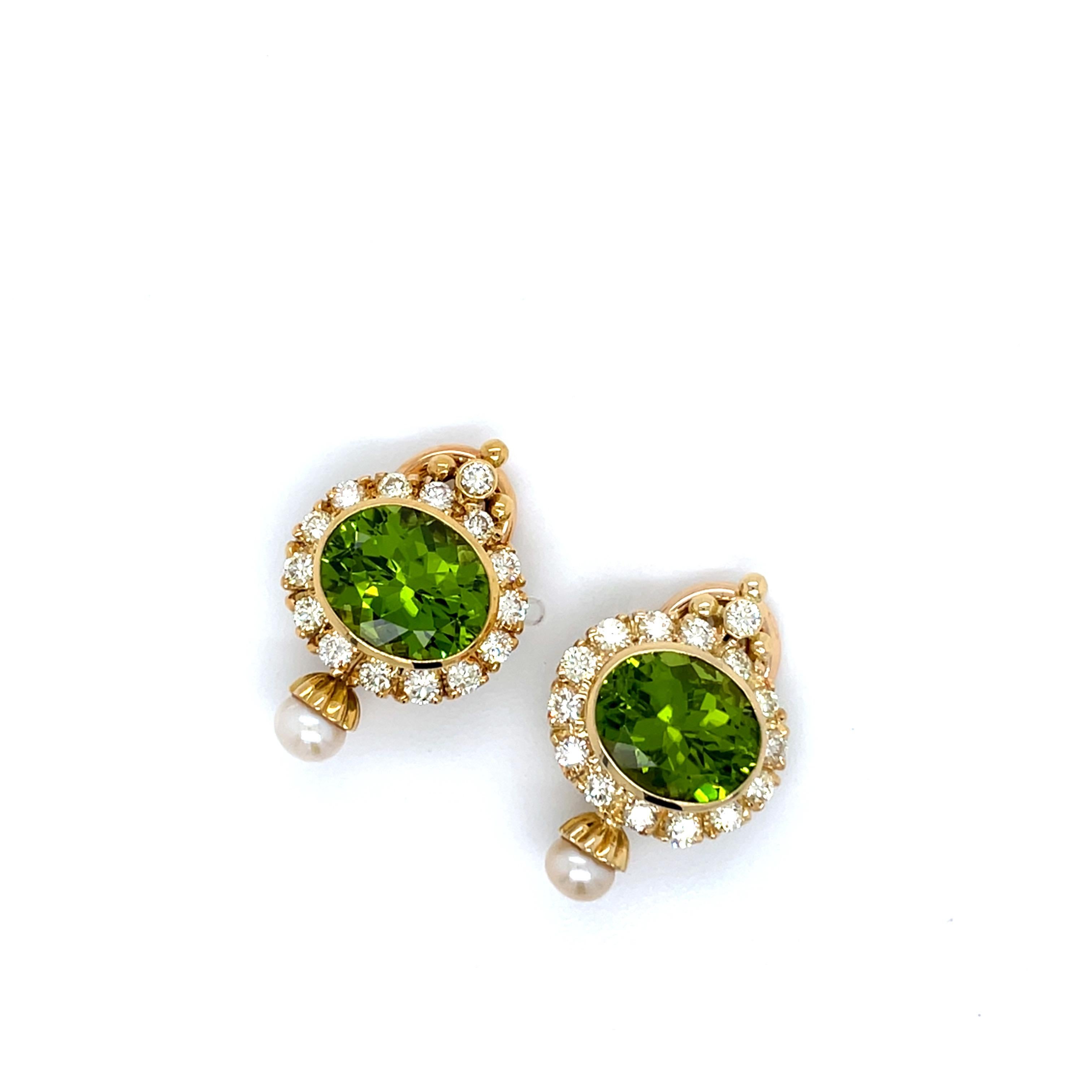 Modern Vintage 18 Karat Yellow Gold Peridot and Diamond Clip Earrings with Pearls For Sale