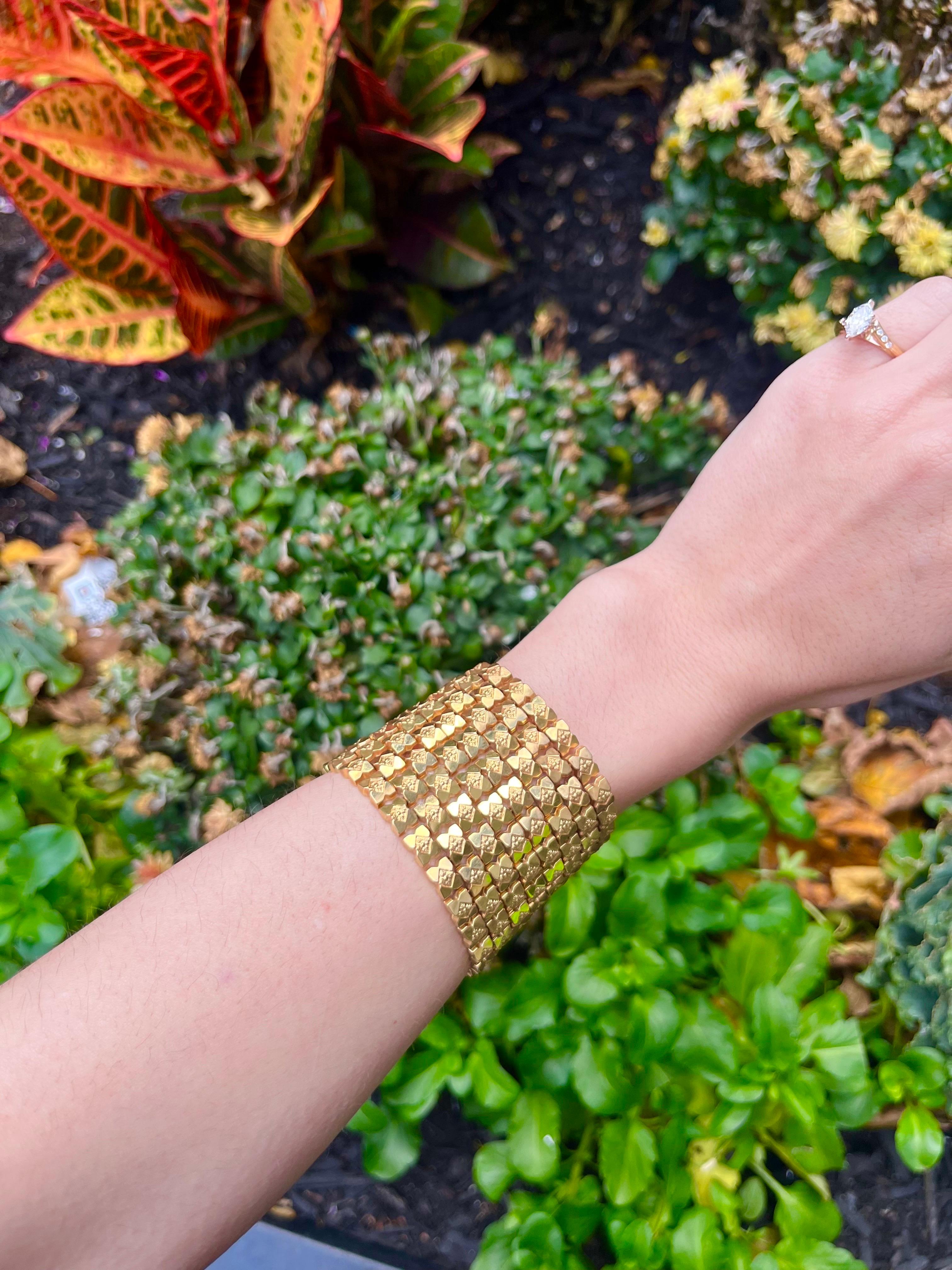 Vintage 1960's 18k Yellow Gold Extra Wide Cleopatra Bracelet For Sale 3