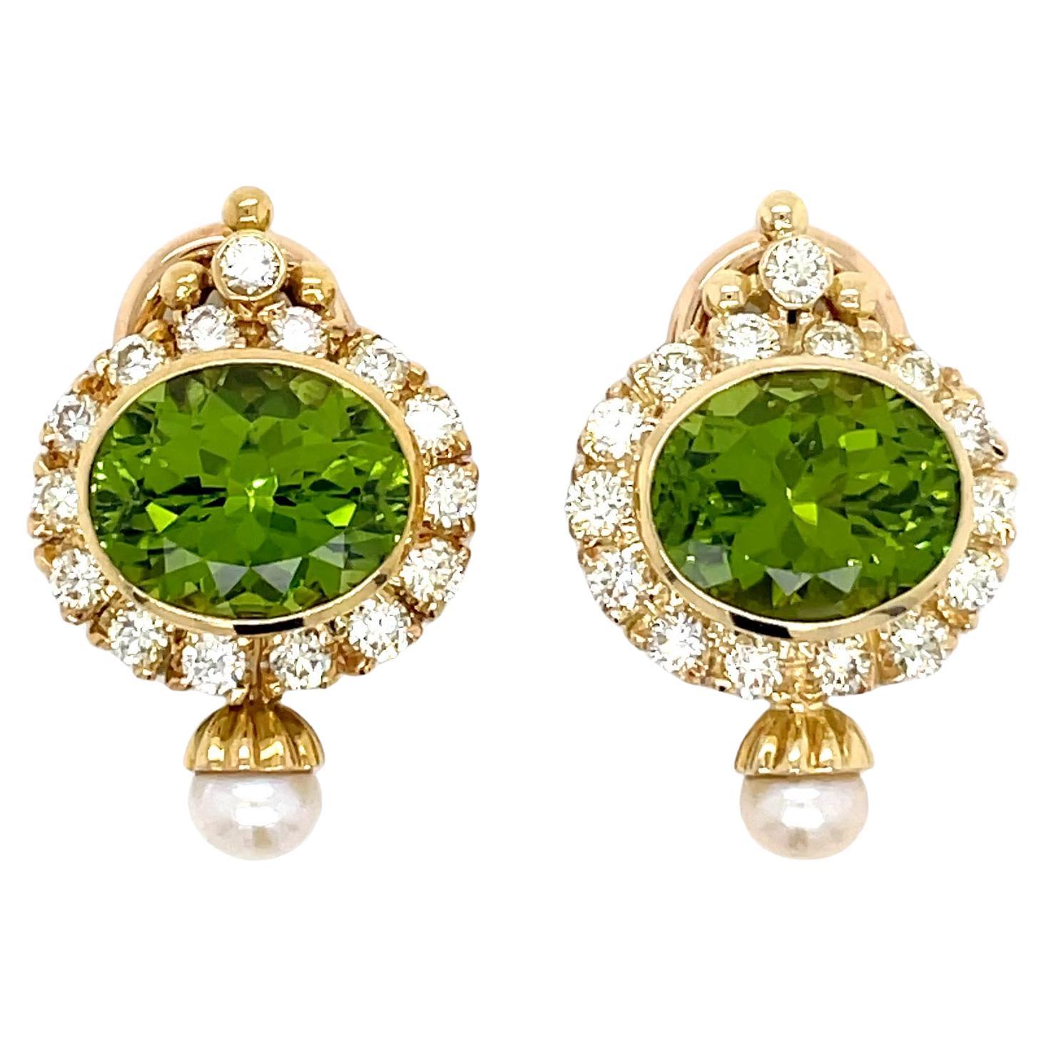 Vintage 18 Karat Yellow Gold Peridot and Diamond Clip Earrings with Pearls