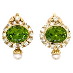 Vintage 18 Karat Yellow Gold Peridot and Diamond Clip Earrings with Pearls